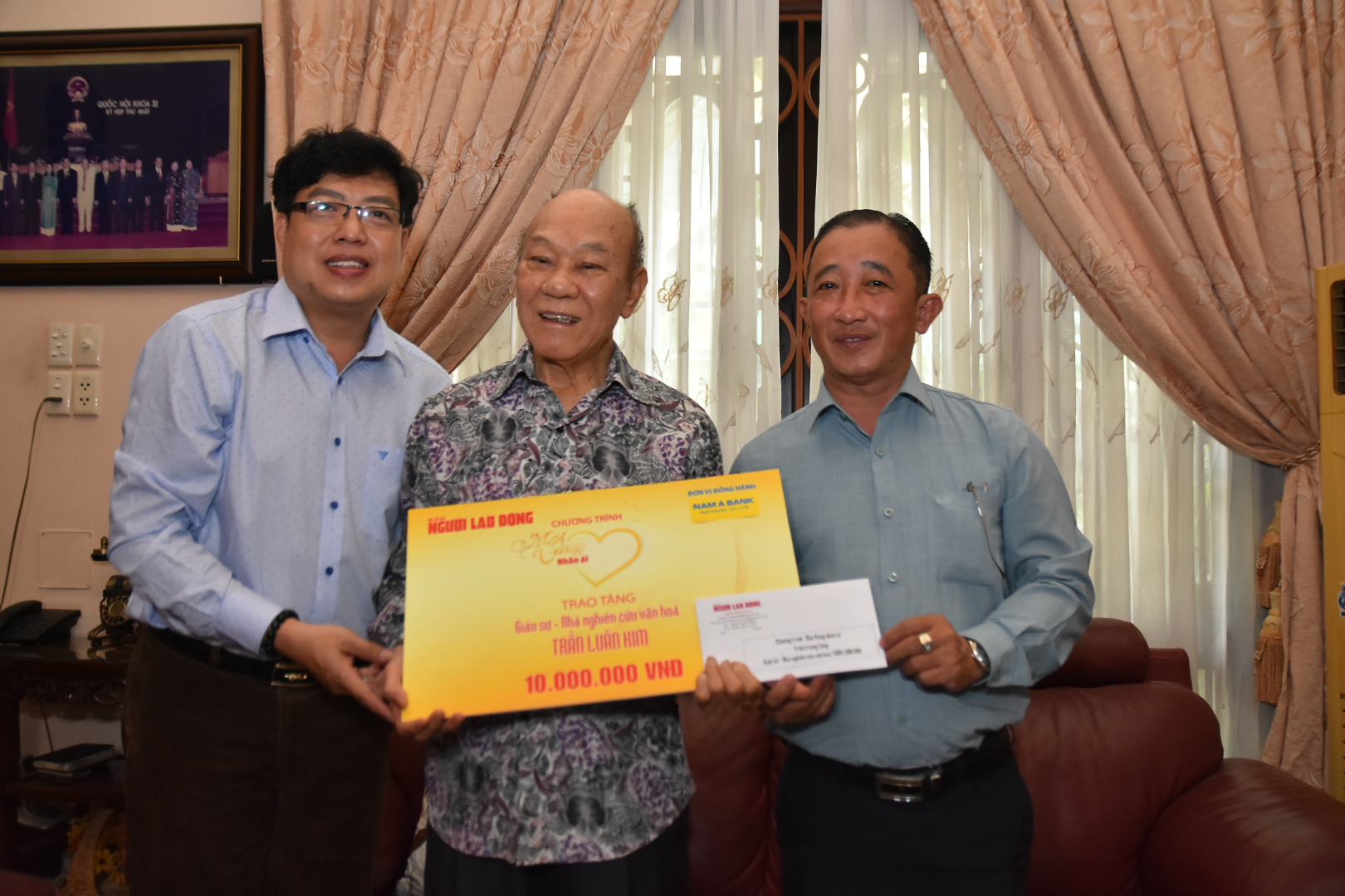 &ldquo;Mai V&agrave;ng nh&acirc;n &aacute;i&rdquo; thăm PGS-TS Trần Lu&acirc;n Kim - Ảnh 1.