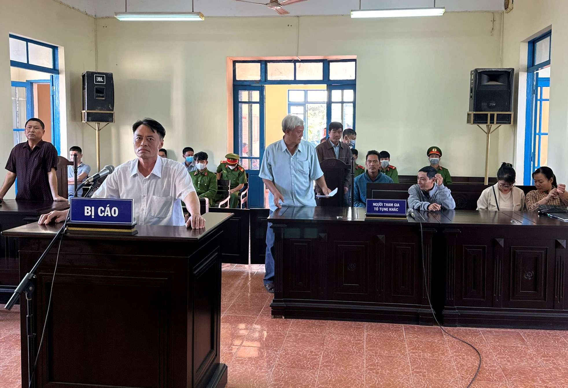 Vụ nguyên chủ tịch xã kêu oan: Trả hồ sơ, tiếp tục điều tra