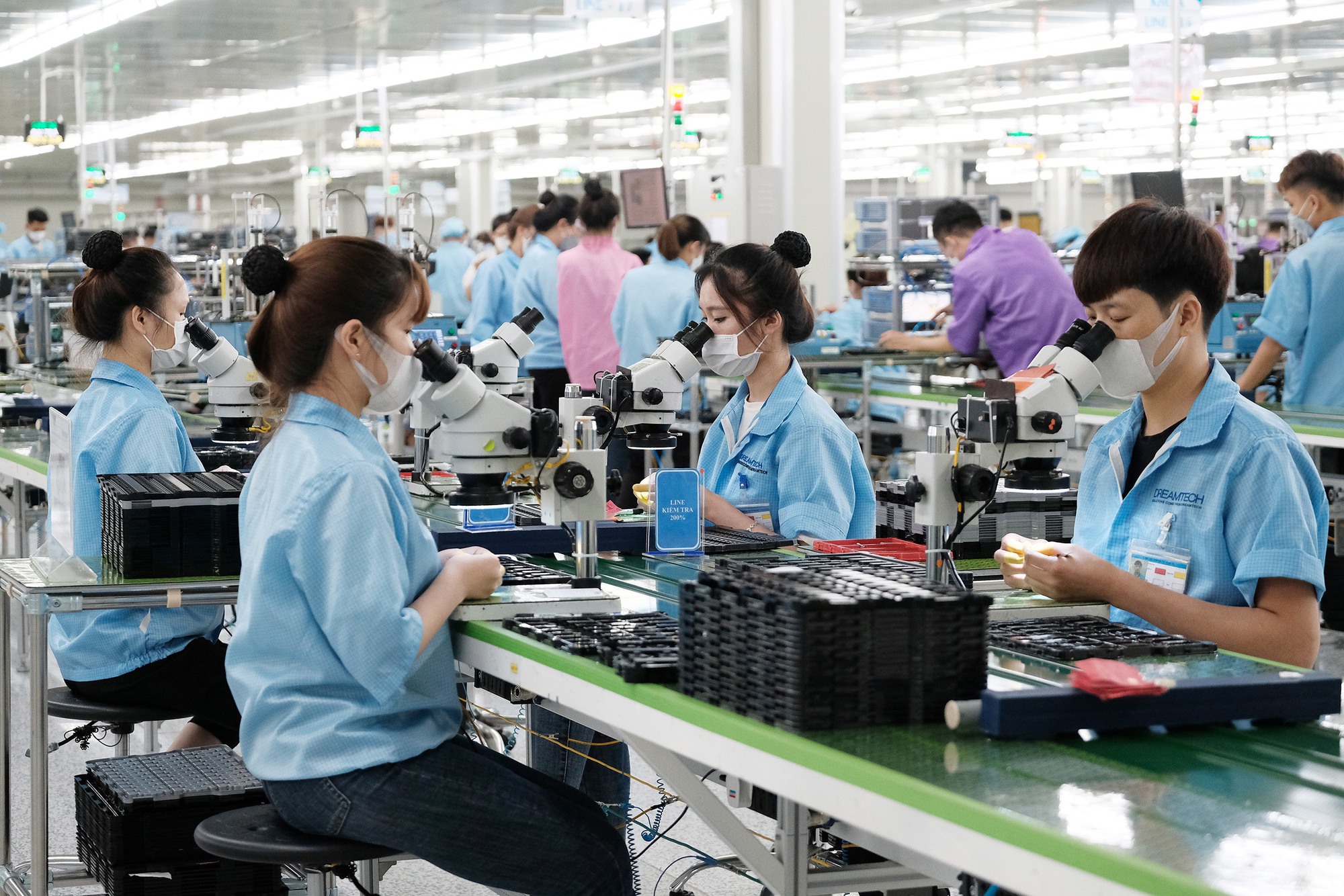 Doanh nghiệp dồn tiền thưởng Tết &Acirc;m lịch, thưởng Tết Dương lịch giảm - Ảnh 1.