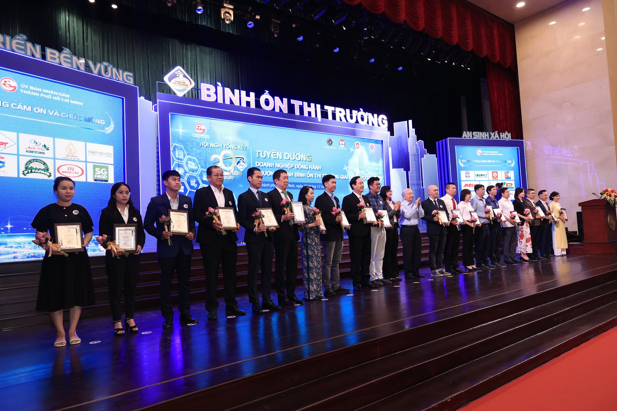 Chủ tịch Phan Văn M&atilde;i chỉ ra 4 th&agrave;nh c&ocirc;ng của chương tr&igrave;nh b&igrave;nh ổn thị trường - Ảnh 2.