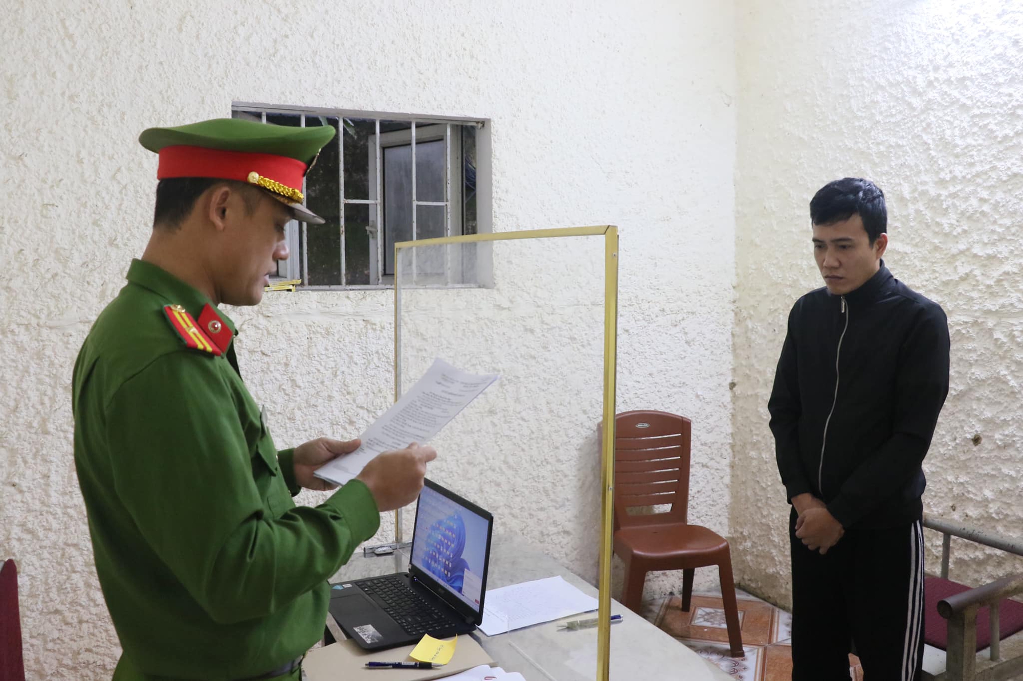 Vợ chồng gi&aacute;m đốc doanh nghiệp &ldquo;vẽ&rdquo; dự &aacute;n ảo lừa đảo h&agrave;ng chục tỉ đồng - Ảnh 1.