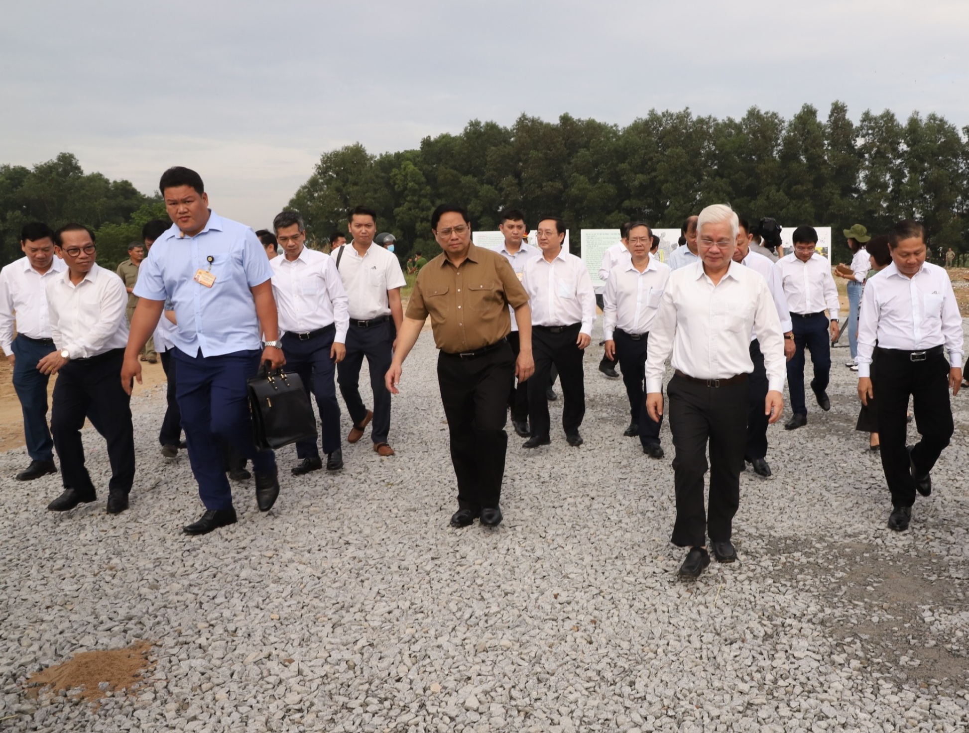 H&igrave;nh ảnh Thủ tướng khảo s&aacute;t một số tuyến đường kết nối Đ&ocirc;ng Nam Bộ với B&igrave;nh Dương - Ảnh 1.