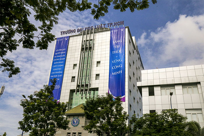 37 sinh viên Trường ĐH Luật TP HCM bị buộc thôi học