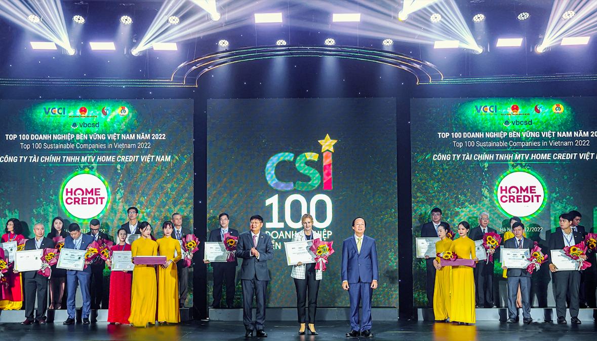 Home Credit lọt Top 100 doanh nghiệp bền vững Việt Nam - Ảnh 1.