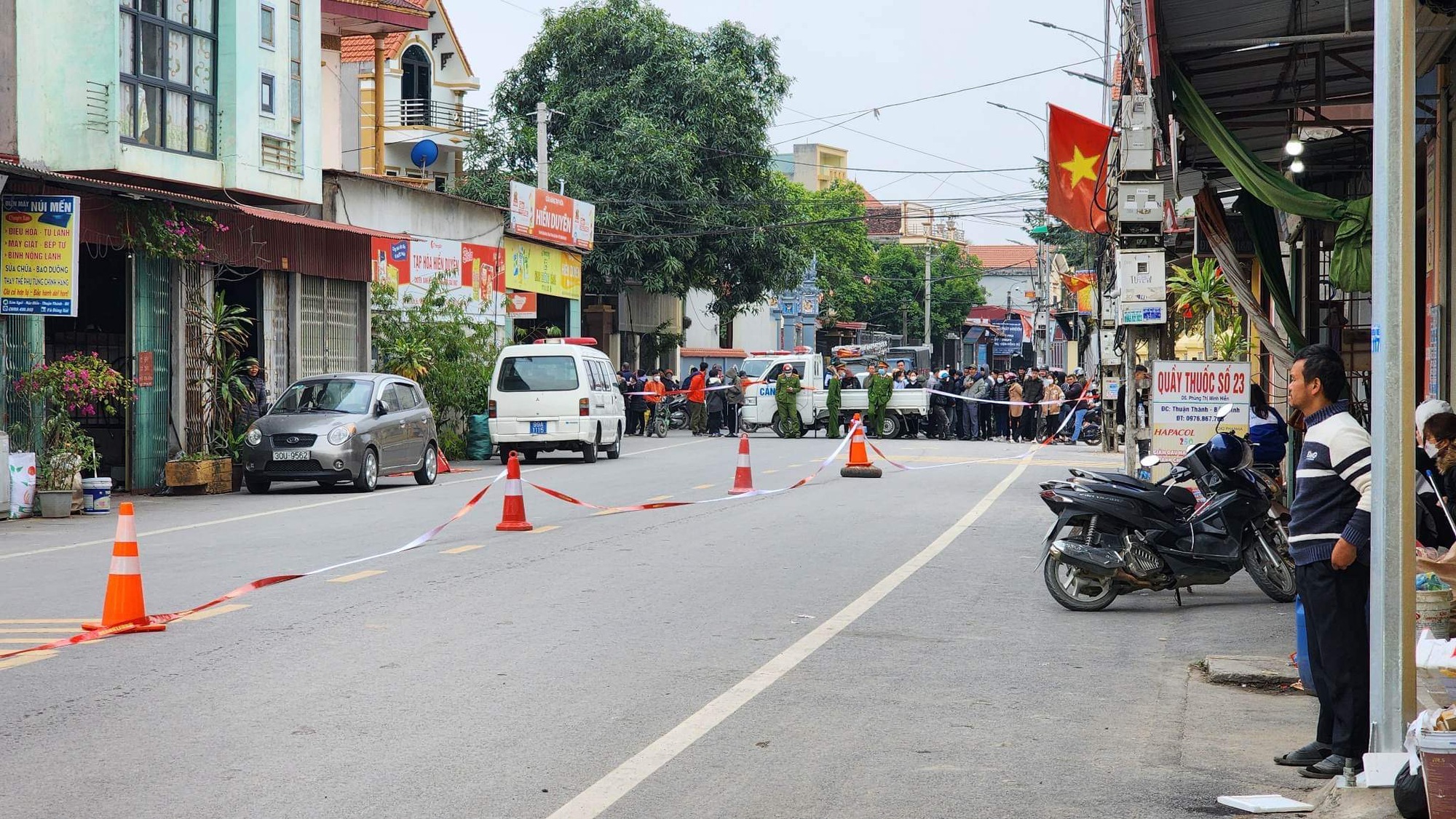 Nhận dạng kẻ nghi trộm đ&acirc;m 2 vợ chồng gi&aacute;o vi&ecirc;n thương vong - Ảnh 1.