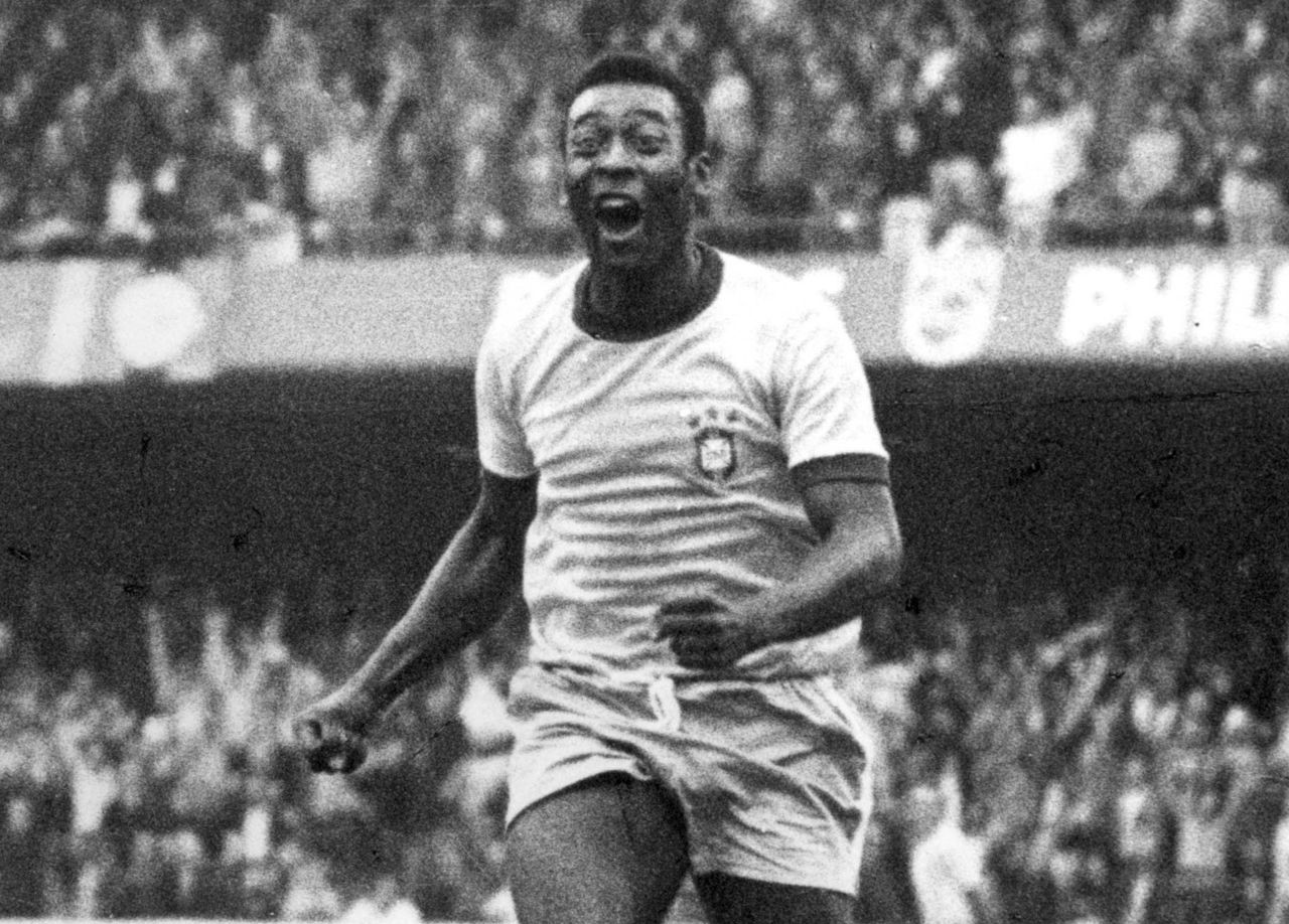 Nhìn lại 5 khoảnh khắc ấn tượng tại World Cup của vua bóng đá Pele - Ảnh 2.