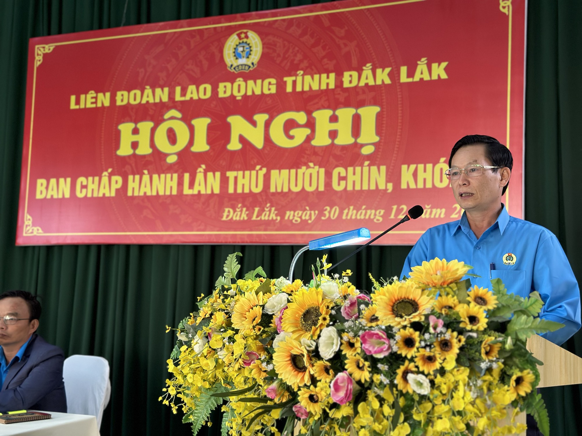 C&ocirc;ng đo&agrave;n Đắk Lắk thăm hỏi, tặng qu&agrave; 33.000 lượt đo&agrave;n vi&ecirc;n kh&oacute; khăn - Ảnh 1.