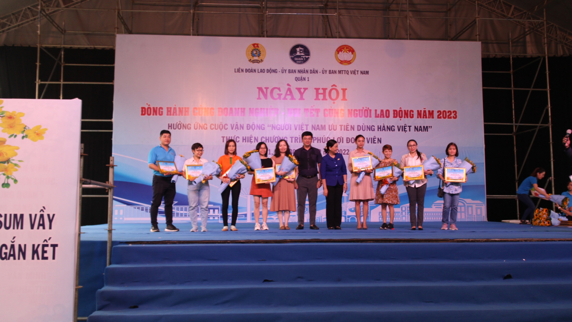 Người lao động phấn khởi mua h&agrave;ng chất lượng, giảm gi&aacute; - Ảnh 3.