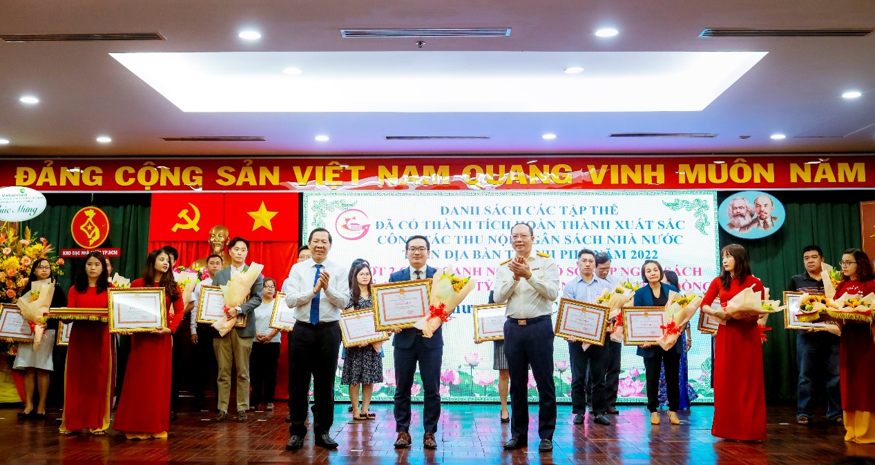 Nam A Bank đóng góp tích cực vào ngân sách Nhà nước, đồng hành cùng địa phương phát triển kinh tế - Ảnh 1.