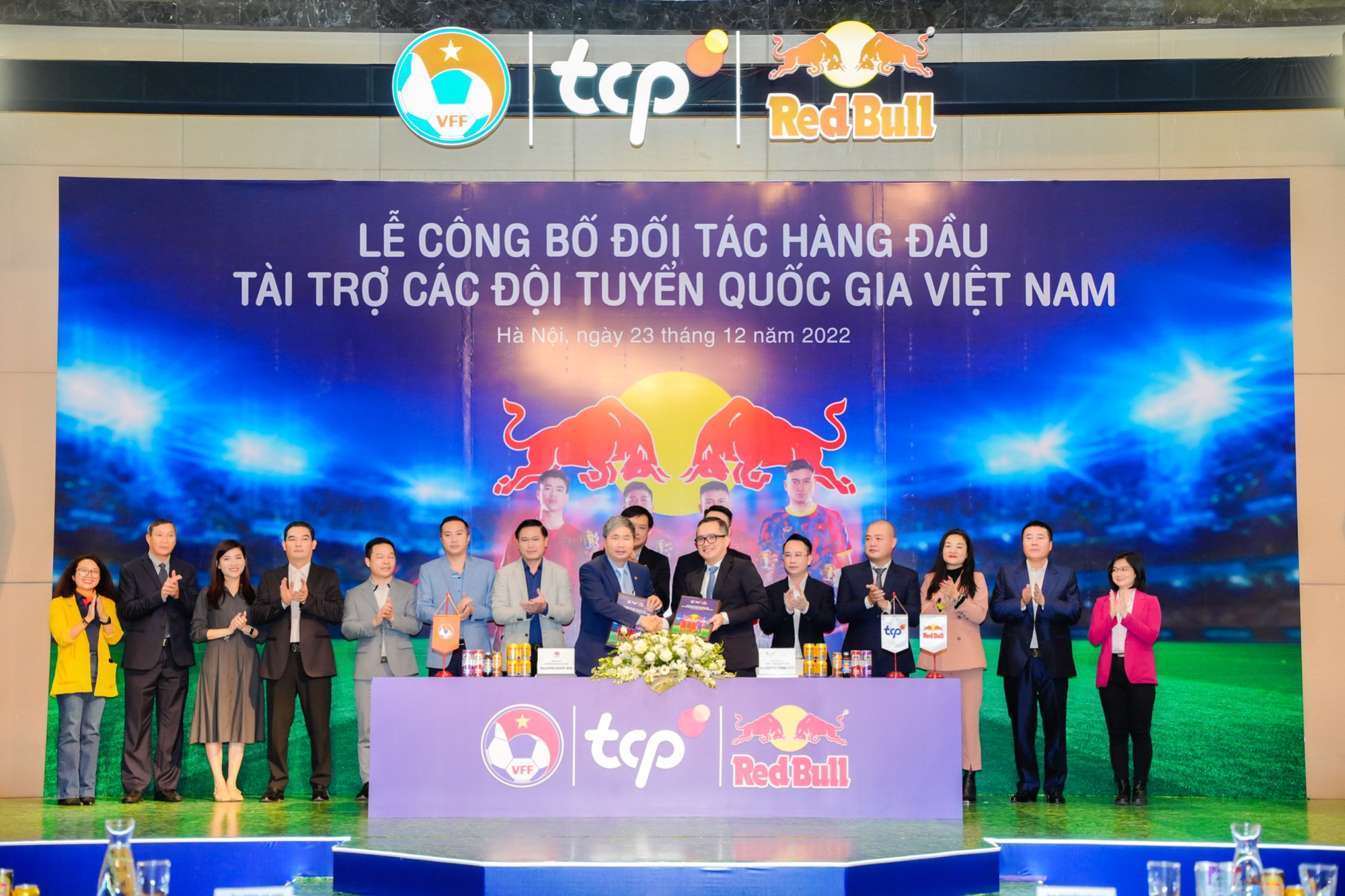 To&agrave;n thắng 3-0 trước Malaysia: Nhiệt huyết v&agrave; kinh nghiệm n&acirc;ng bước tuyển Việt Nam - Ảnh 3.