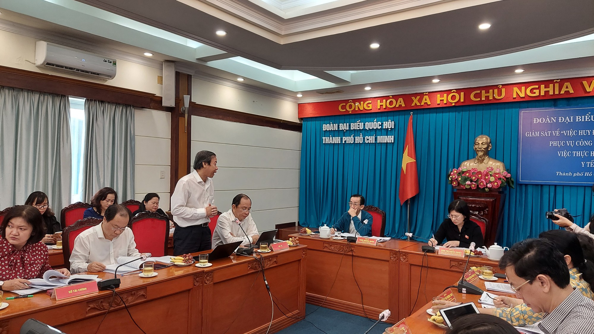 Cần c&oacute; giải ph&aacute;p căn cơ n&acirc;ng cao năng lực y tế cơ sở - Ảnh 1.