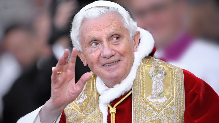 Cựu Giáo hoàng Benedict XVI qua đời