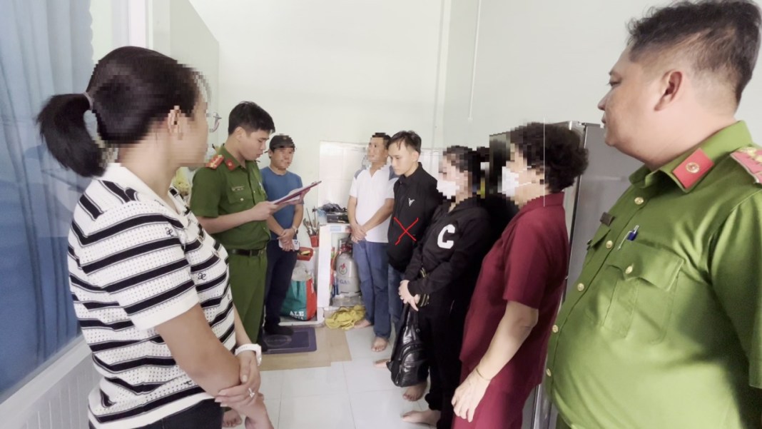 Thủ đoạn băng nhóm chiếm đoạt 17 triệu dữ liệu cá nhân để lừa đảo "rửa tiền" hơn 100 tỉ đồng