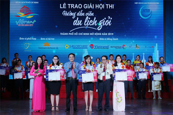 Nâng cao kiến thức cho hướng dẫn viên du lịch