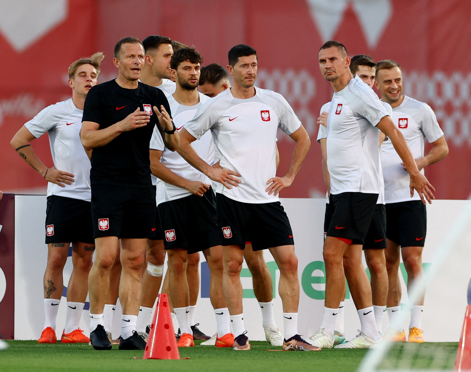 HLV Didier Deschamps: Tuyển Pháp phải đặc biệt dè chừng Ba Lan - Ảnh 2.