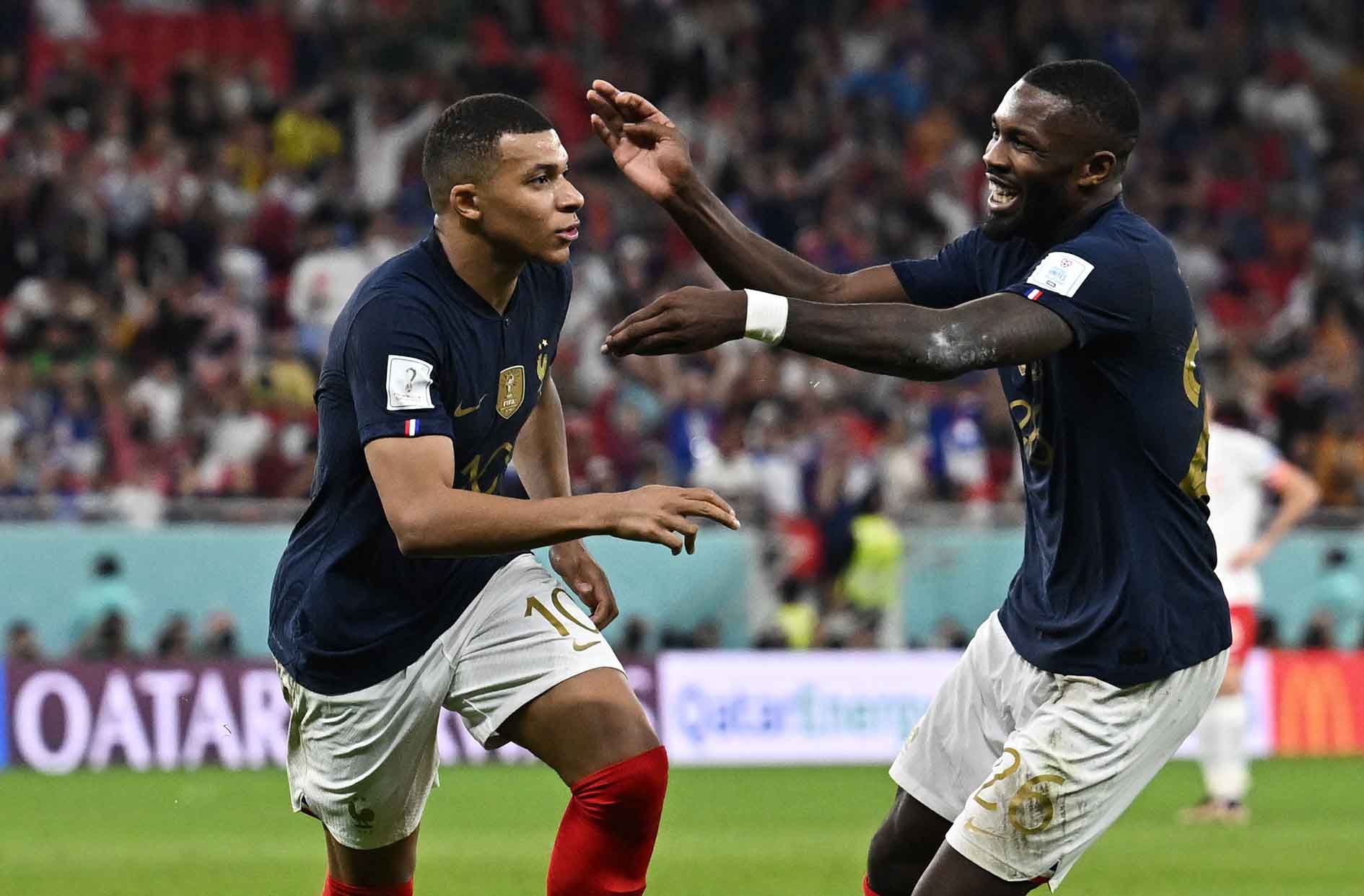 "Siêu nhân" Kylian Mbappé tiếp bước Pele