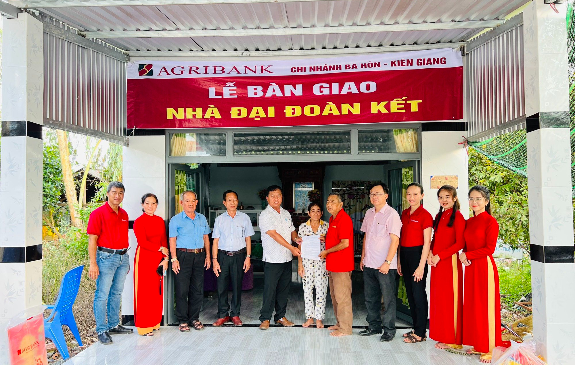 Agribank Kiên Giang tặng 20 căn nhà đại đoàn kết cho hộ nghèo