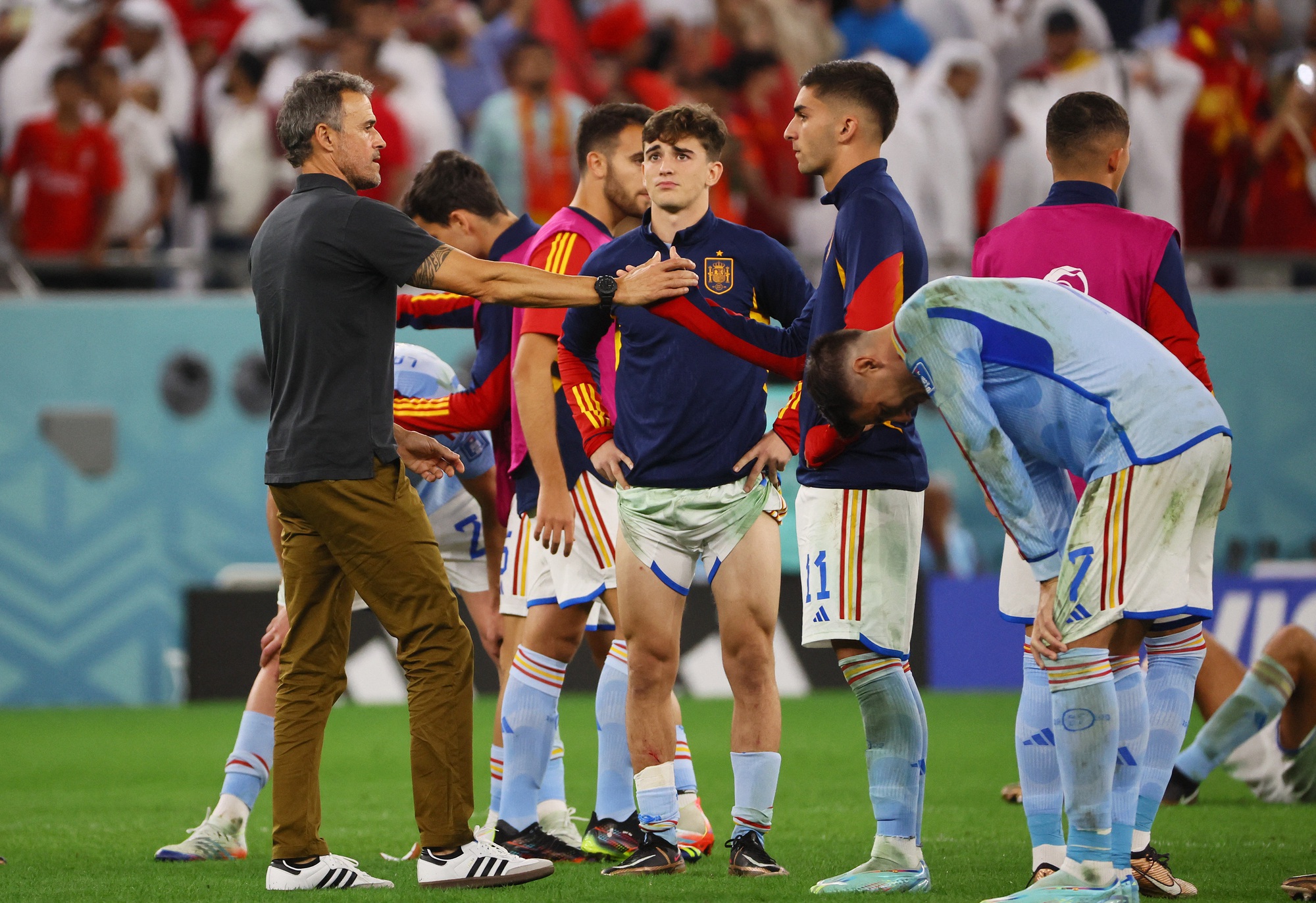 Gục ngã trên loạt penalty, tuyển Tây Ban Nha cay đắng rời giải
