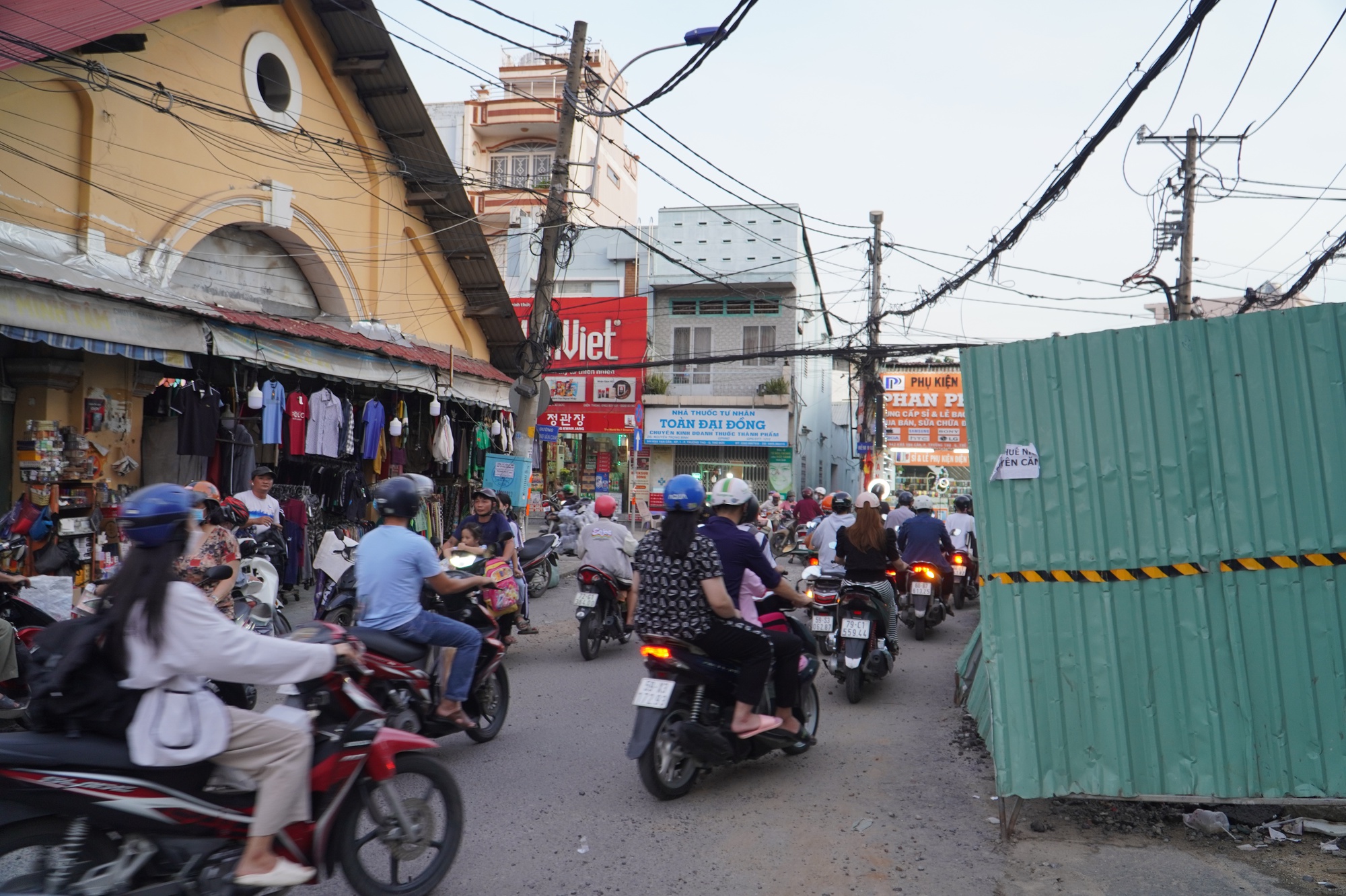 Thi c&ocirc;ng &igrave; ạch, khi n&agrave;o đường trung t&acirc;m TP Thủ Đức được x&oacute;a l&ocirc; cốt? - Ảnh 7.