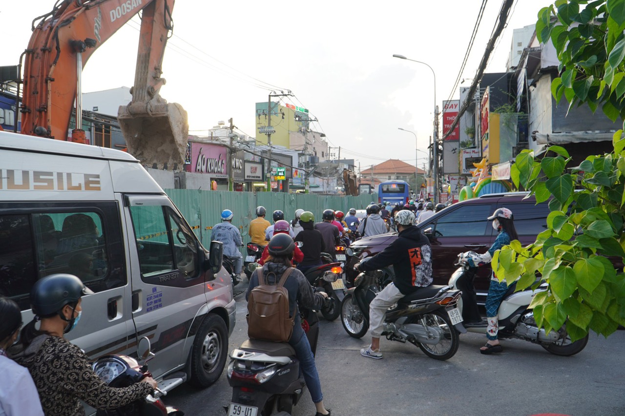 Vụ Sở GTVT TP HCM ra văn bản 5 lần: Tước giấy phép thi công 1 nhà thầu