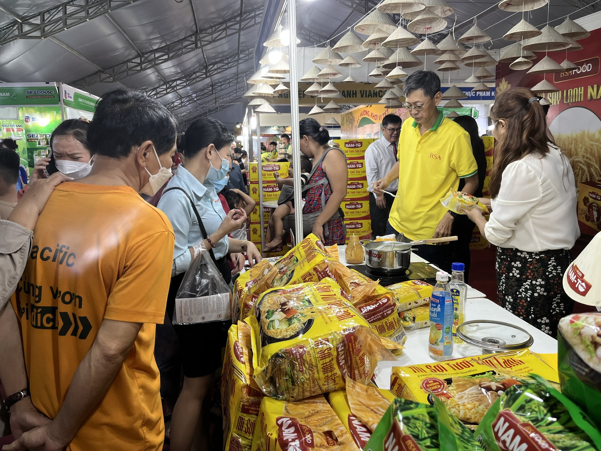 Nhiều khuyến m&atilde;i hấp dẫn tại Hội chợ X&uacute;c tiến ti&ecirc;u d&ugrave;ng TP HCM  - Ảnh 3.