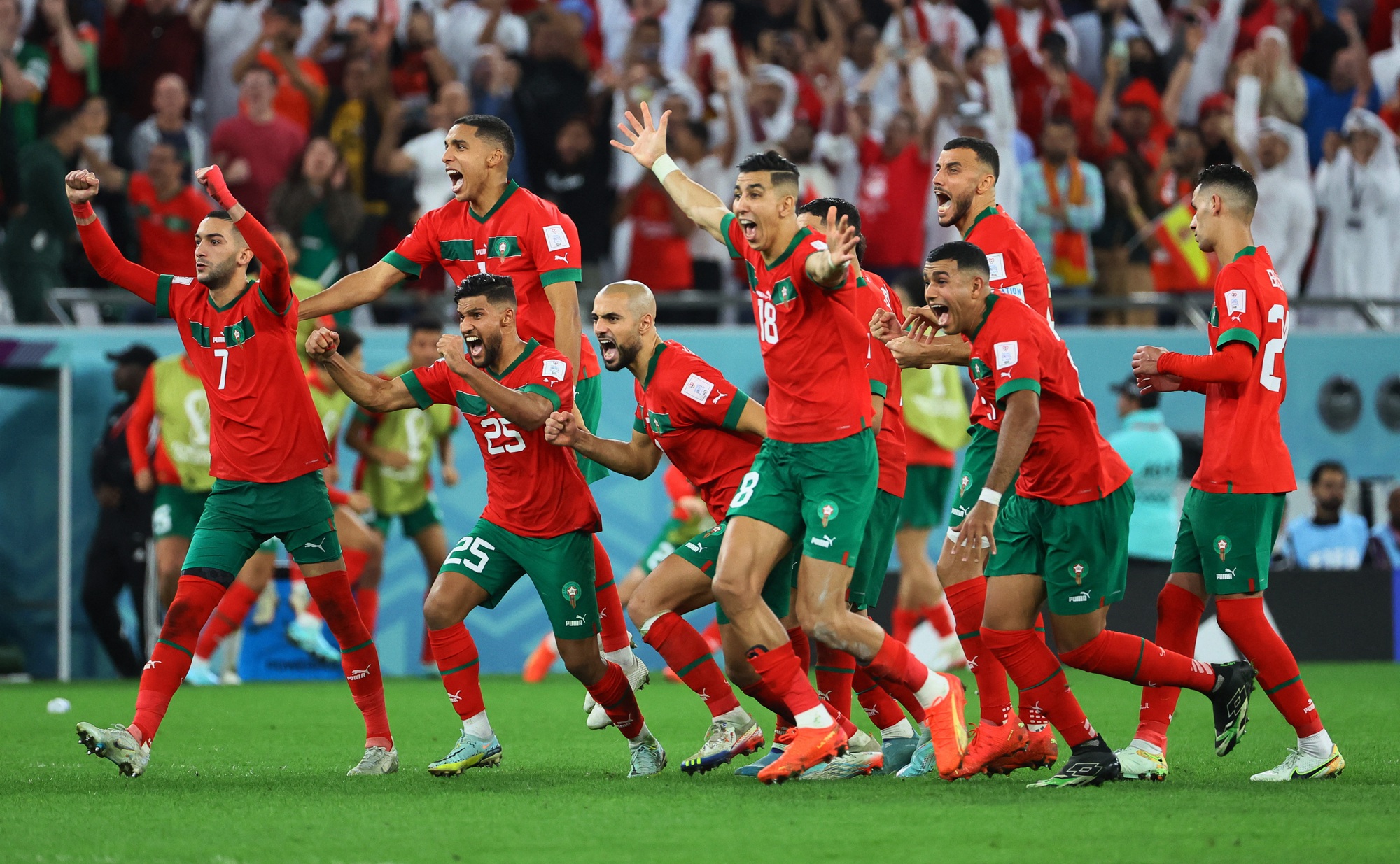 Người h&ugrave;ng Morocco - Hakimi từng su&yacute;t kho&aacute;c &aacute;o T&acirc;y Ban Nha - Ảnh 5.