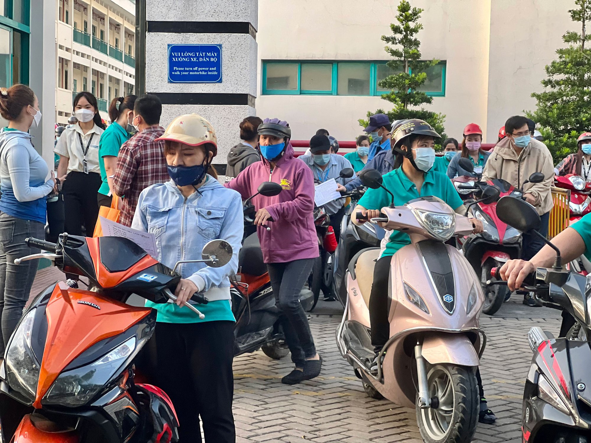 CÓ VIỆC, SAO KHÔNG NHẬN? (*): Cách nào bịt "lỗ hổng"?