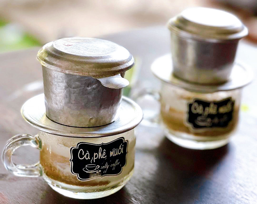 Lạ lùng cà phê muối xứ Huế