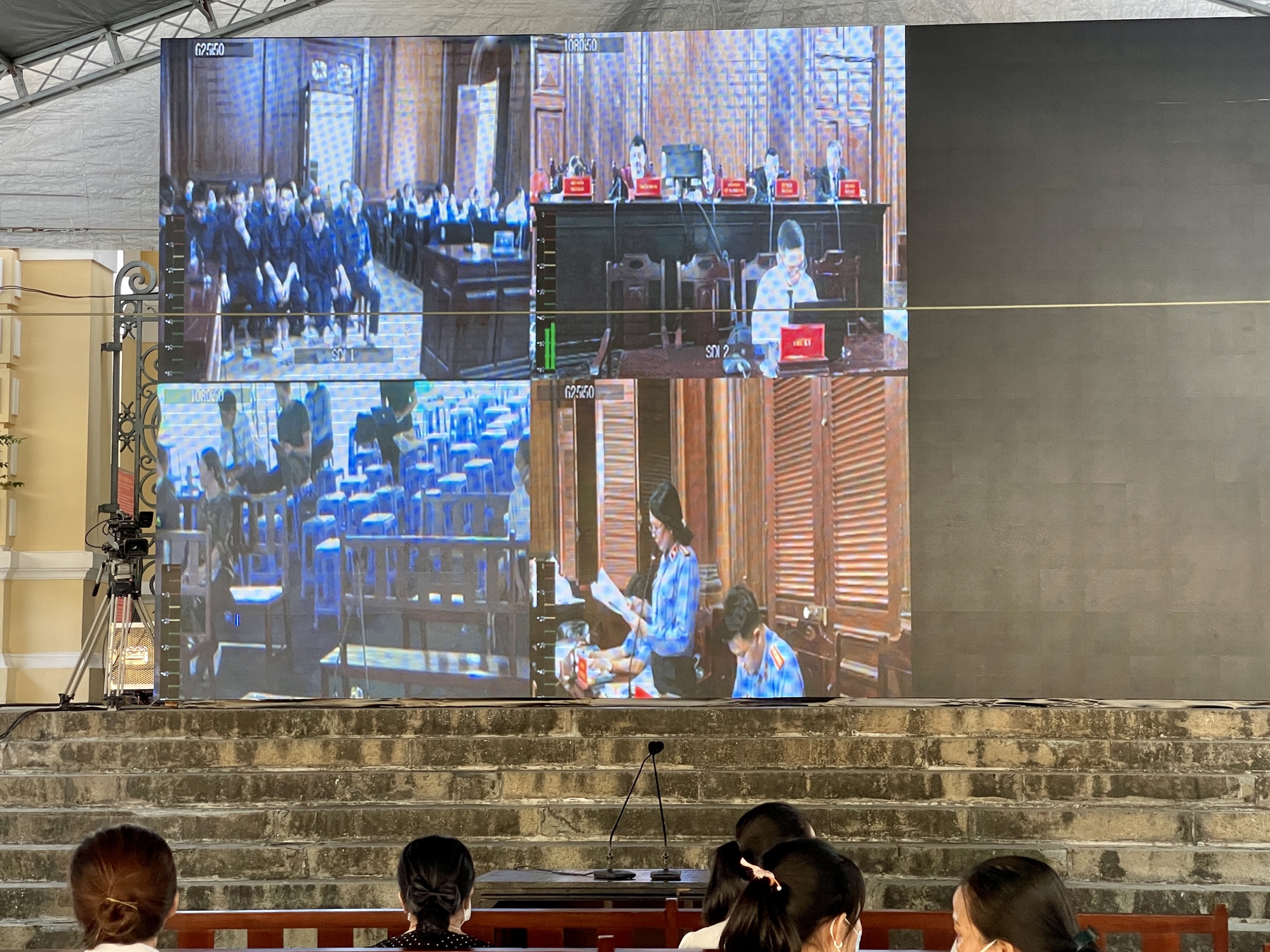 To&agrave;n cảnh ng&agrave;y đầu x&eacute;t xử CEO Alibaba Nguyễn Th&aacute;i Luyện - Ảnh 11.