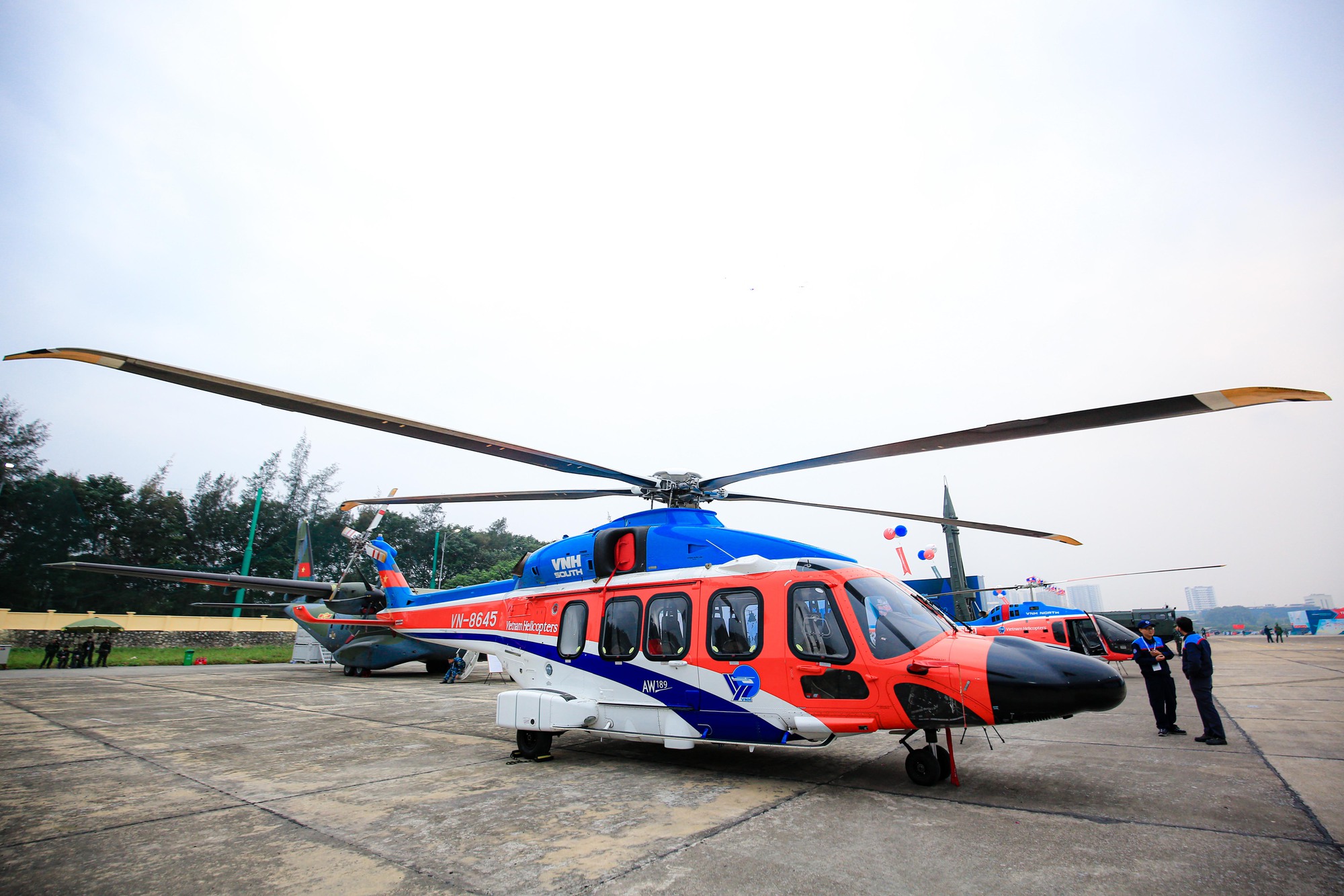 Cận cảnh d&agrave;n vũ kh&iacute;, kh&iacute; t&agrave;i qu&acirc;n sự hiện đại ở triển l&atilde;m Quốc ph&ograve;ng Việt Nam 2022 - Ảnh 3.