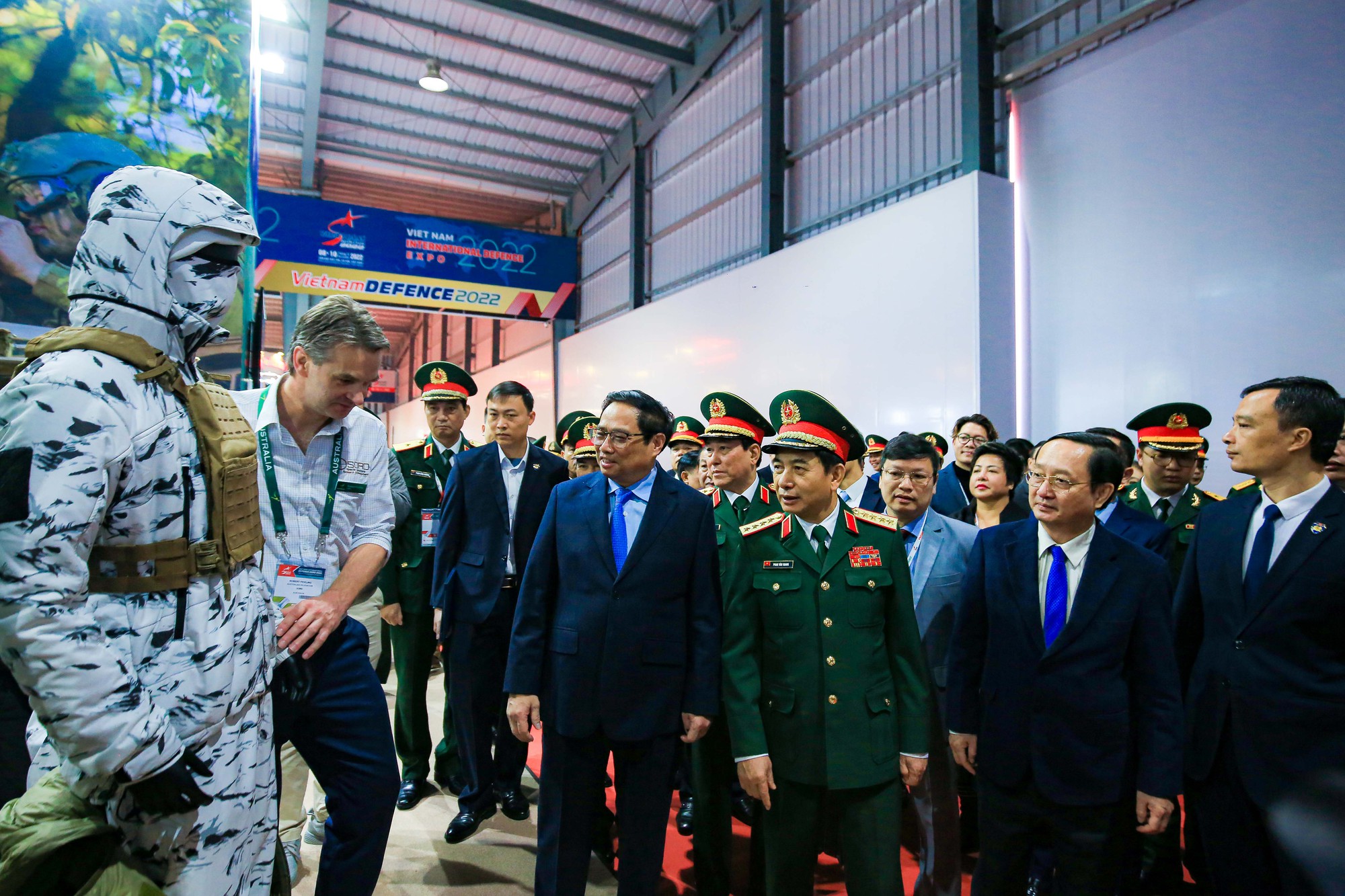 Cận cảnh d&agrave;n vũ kh&iacute;, kh&iacute; t&agrave;i qu&acirc;n sự hiện đại ở triển l&atilde;m Quốc ph&ograve;ng Việt Nam 2022 - Ảnh 10.