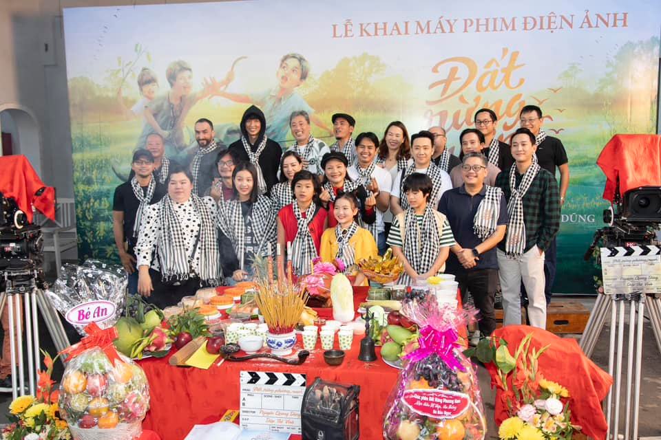 &ldquo;Đất rừng phương Nam&rdquo; khai m&aacute;y, kh&aacute;n giả x&ocirc;n xao v&igrave; c&oacute; Trấn Th&agrave;nh đ&oacute;ng - Ảnh 2.
