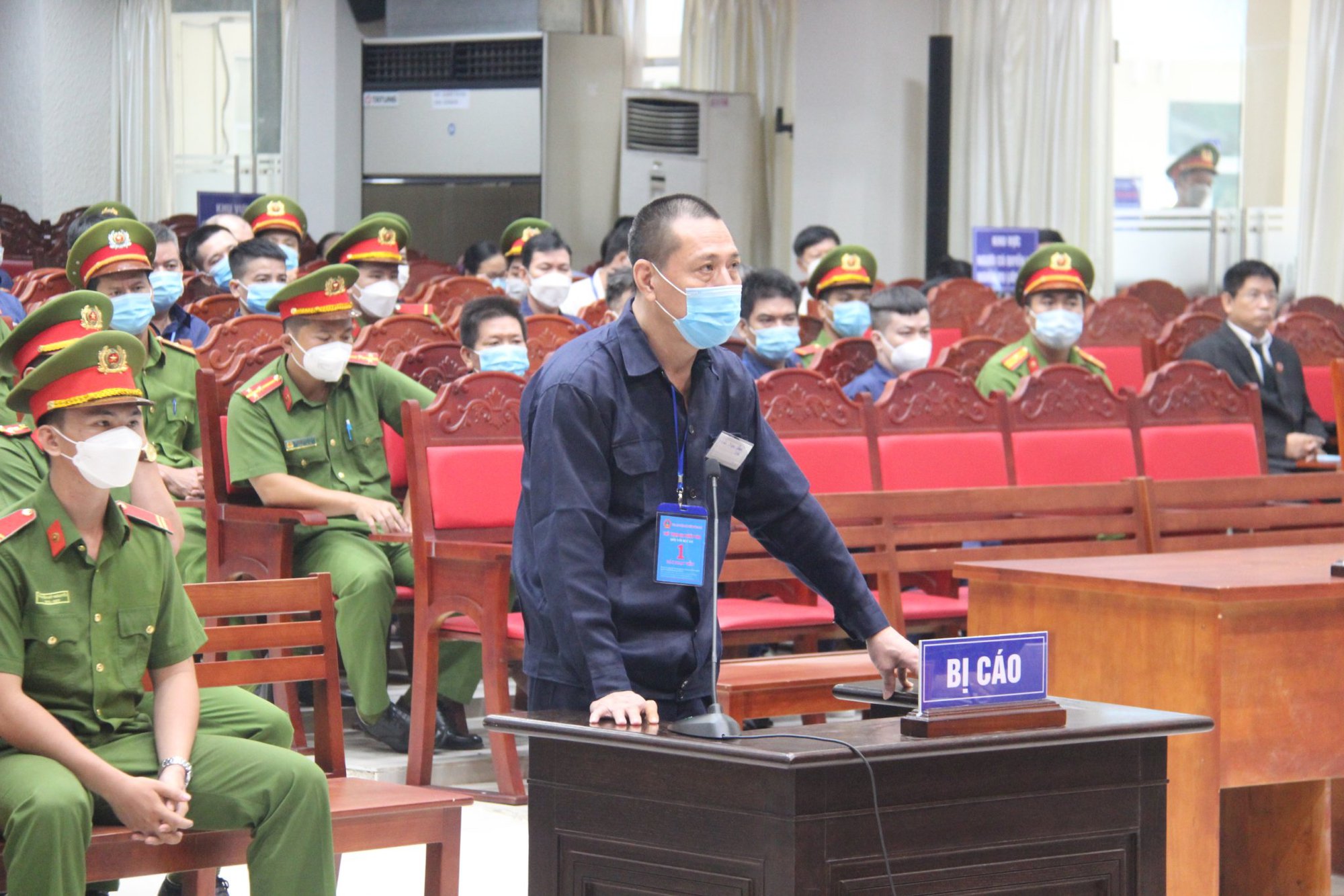 Hai “ông trùm” buôn lậu 200 triệu lít xăng lãnh 16-17 năm tù - Ảnh 3.