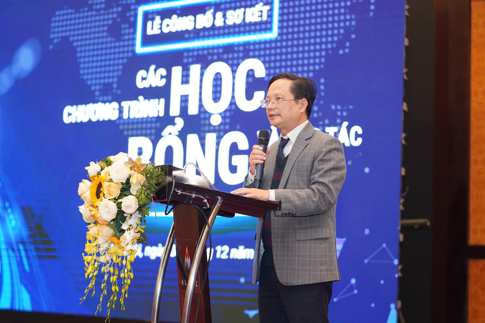 VINIF tài trợ 62 tỉ đồng học bổng thạc sĩ, tiến sĩ và sau tiến sĩ năm 2022 - Ảnh 4.