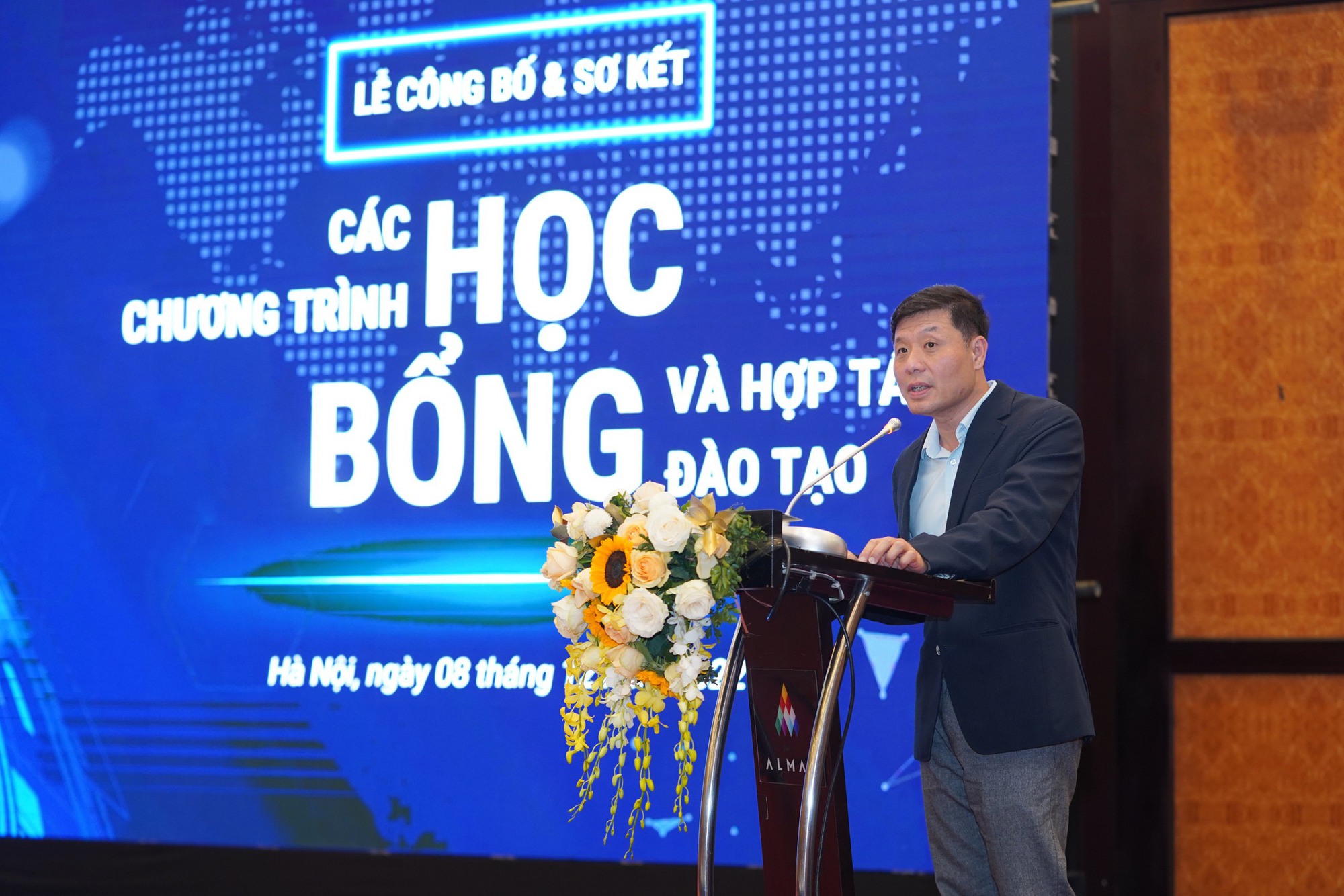 VINIF tài trợ 62 tỉ đồng học bổng thạc sĩ, tiến sĩ và sau tiến sĩ năm 2022 - Ảnh 2.