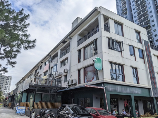 Hàng chục căn shophouse cơi nới sai phép tại khu đô thị Gamuda Gardens