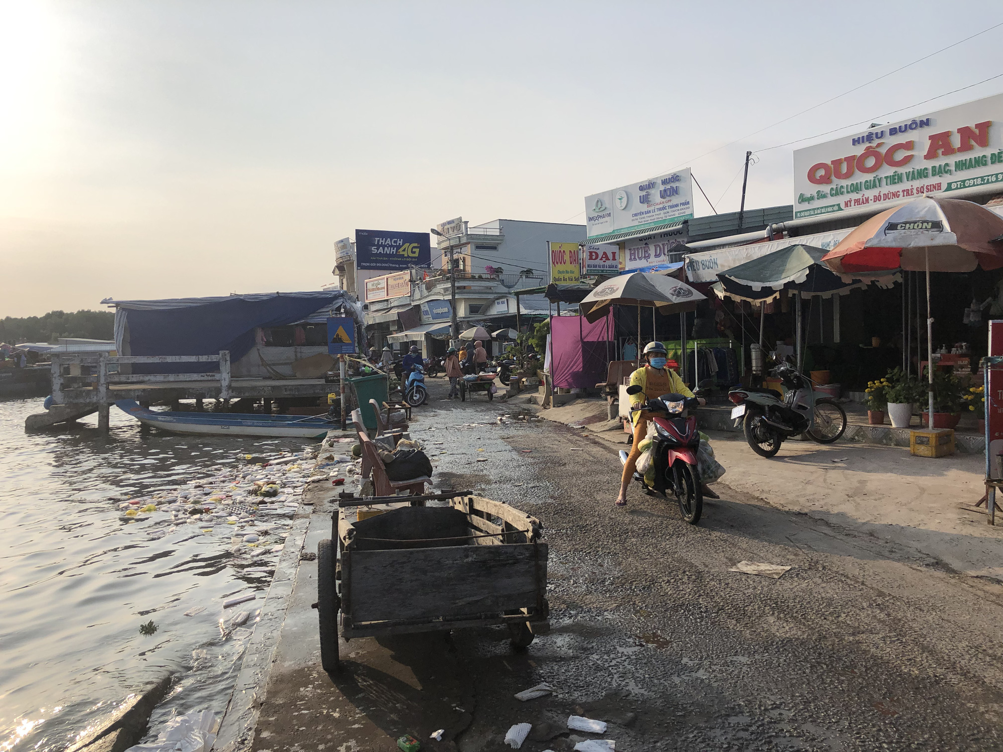 Hiu hắt chợ cuối trời - Ảnh 6.