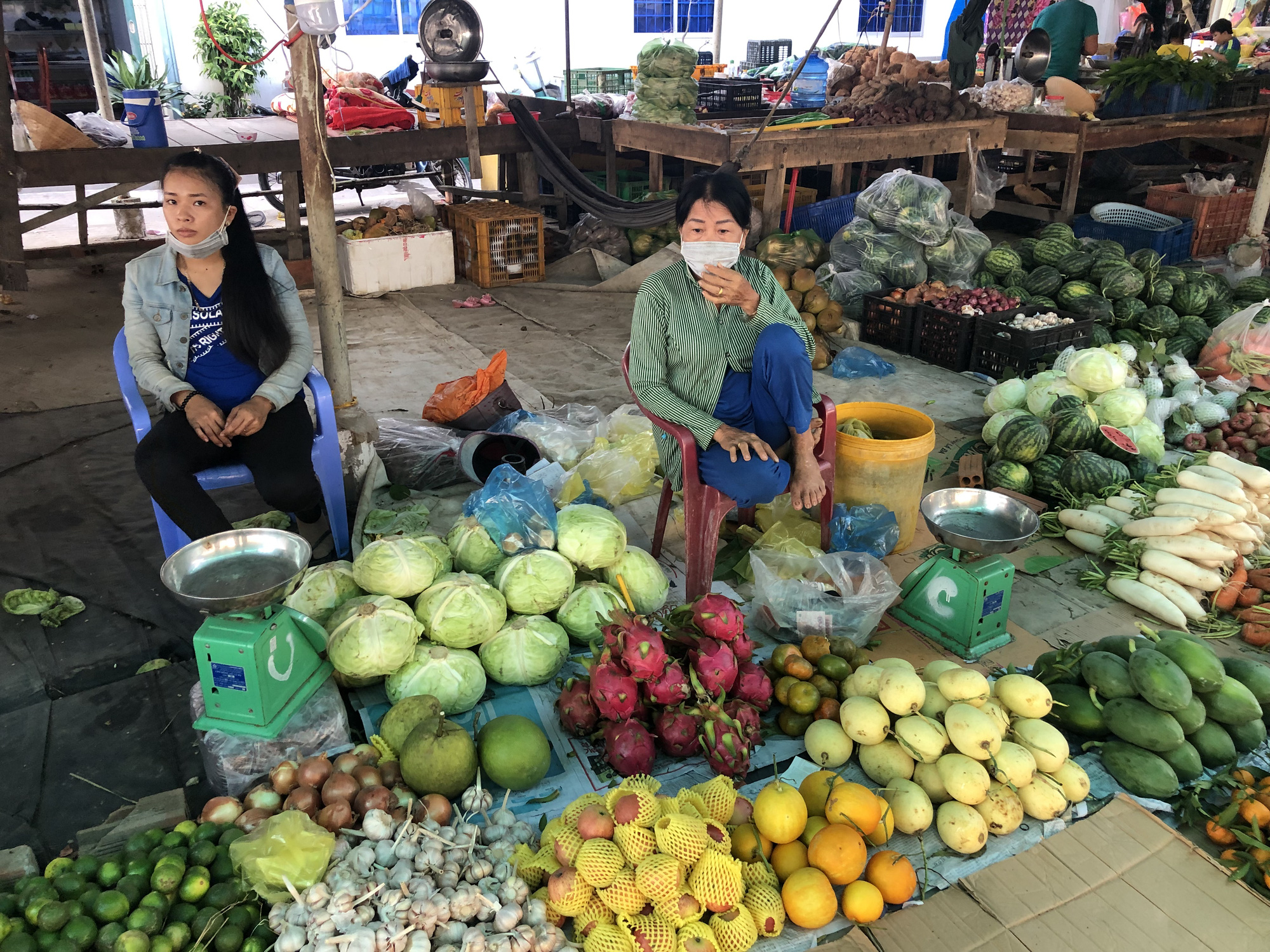 Hiu hắt chợ cuối trời - Ảnh 4.