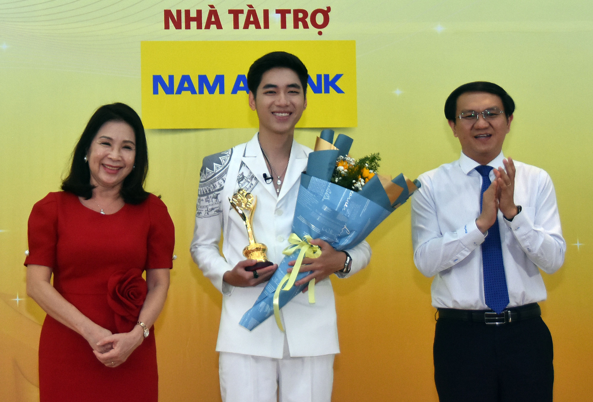 B&agrave;n tr&ograve;n đầu xu&acirc;n với nghệ sĩ kh&aacute;ch mời của Mai V&agrave;ng 27 - Ảnh 8.