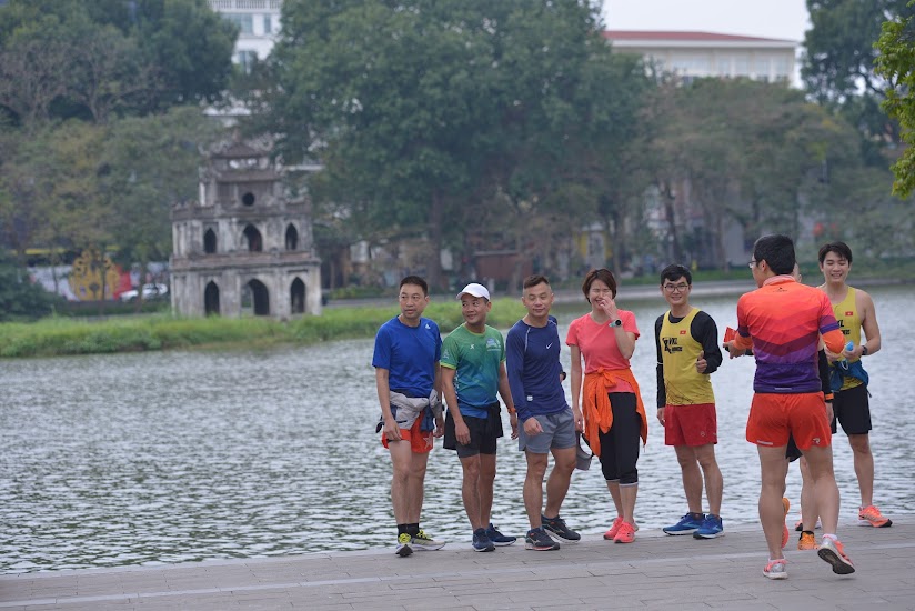 Người dân Hà Nội du Xuân, tập thể dục ngày Mùng Một Tết - Ảnh 19.