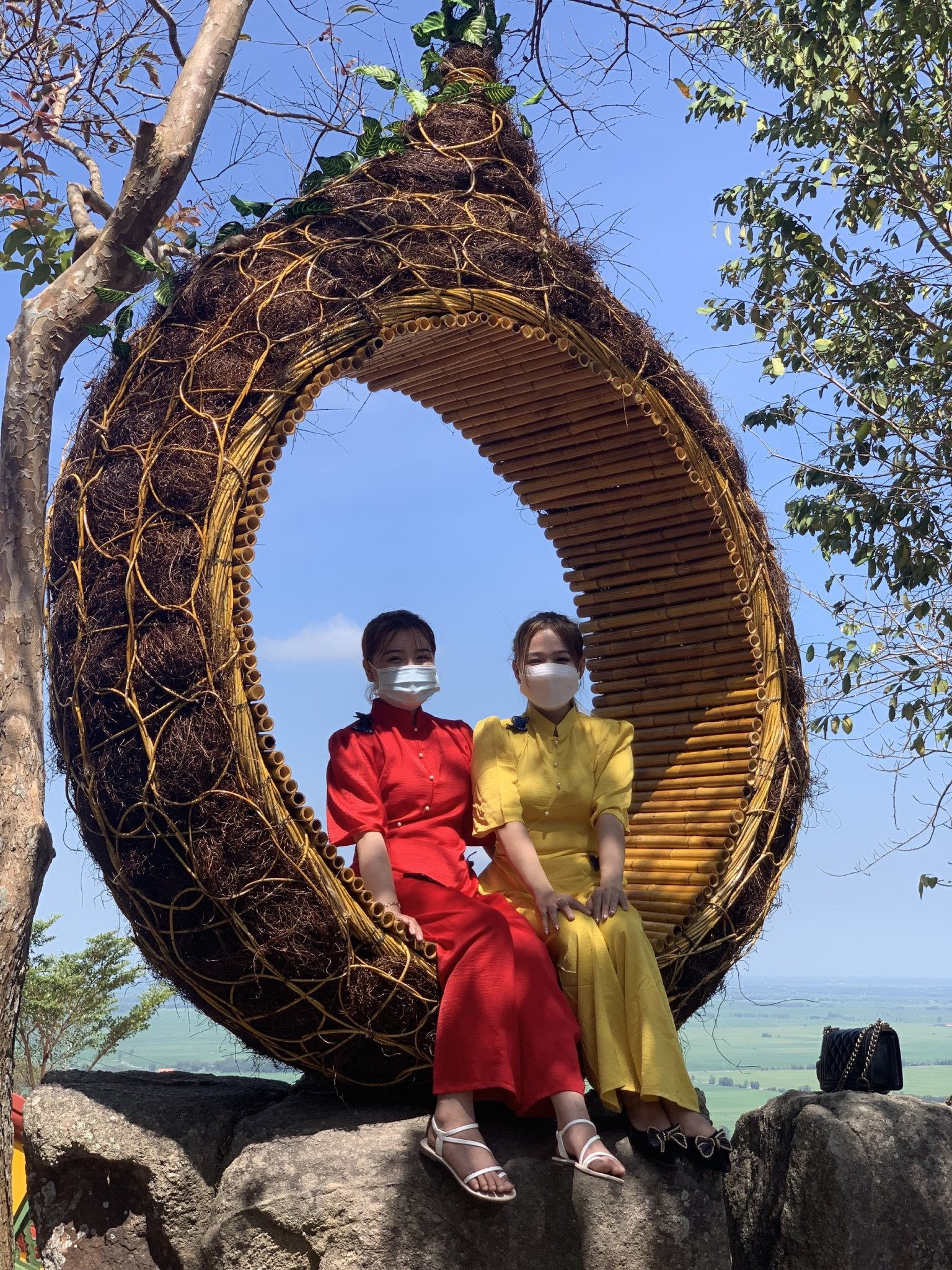 Giới tài xế thích thú khi Cáp treo Núi Sam mời ăn uống, đậu xe miễn phí - Ảnh 12.