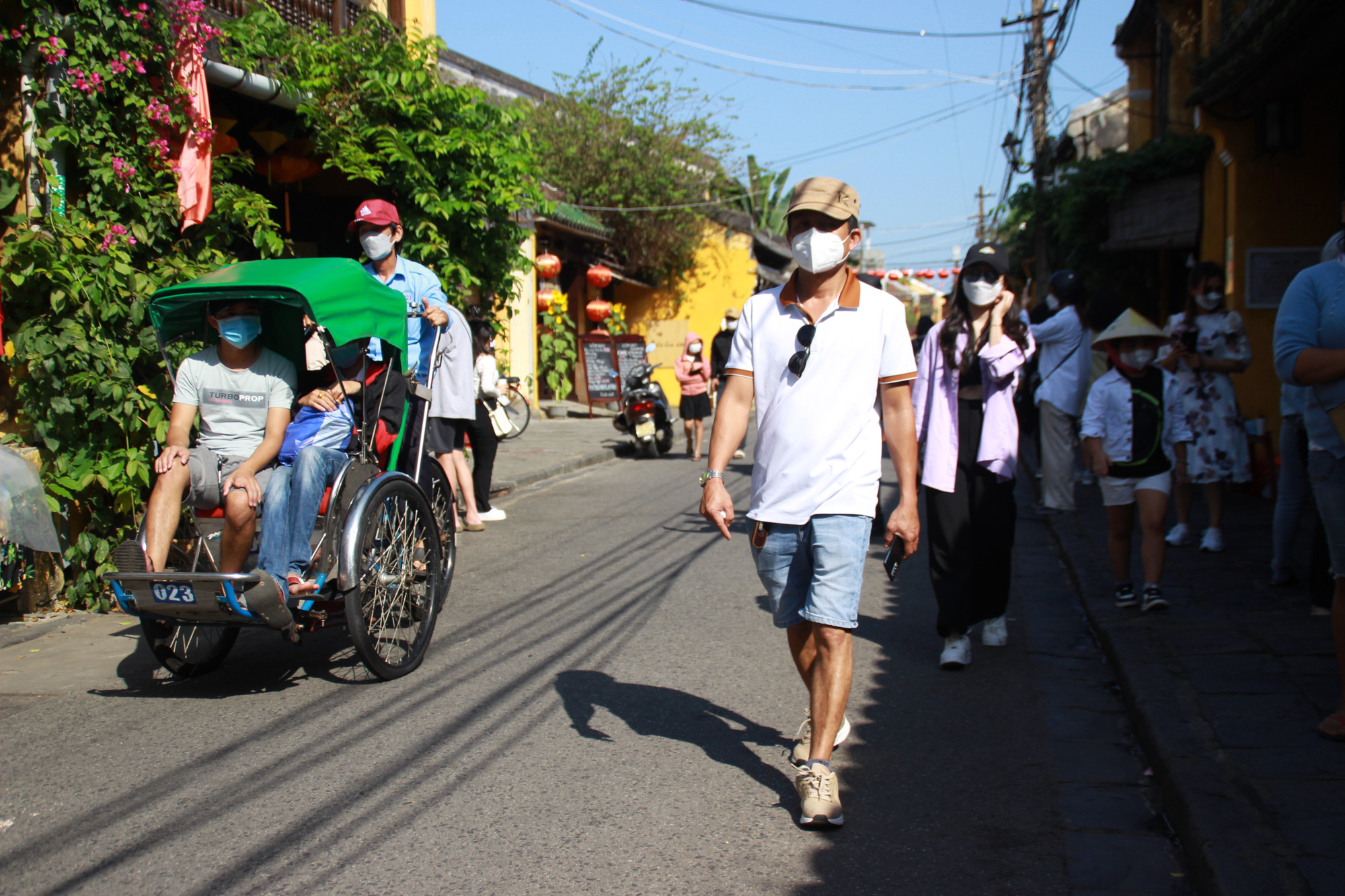 Chờ du lịch bứt ph&aacute; - Ảnh 2.