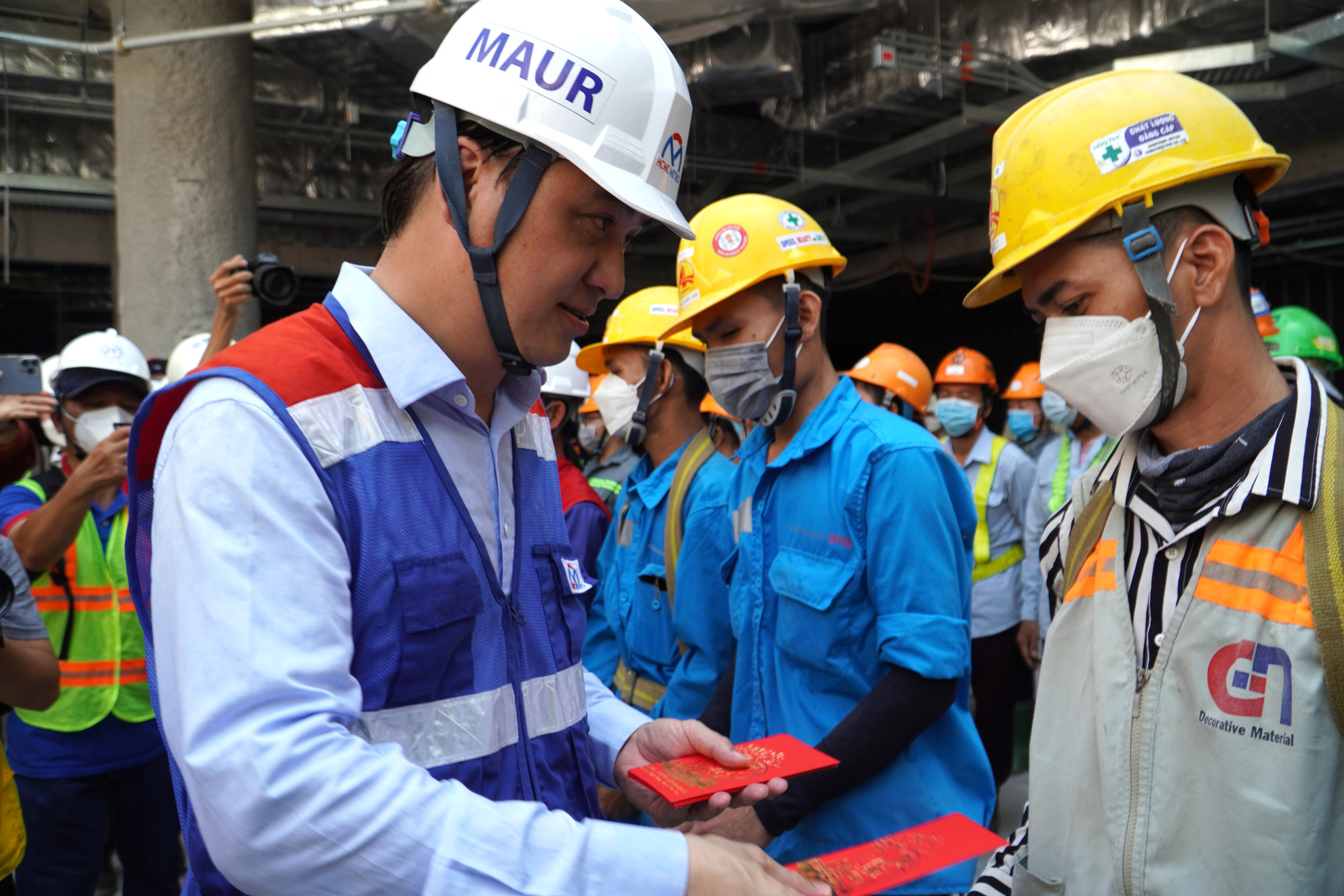 Gỡ kh&oacute; cho metro số 1 - Ảnh 1.