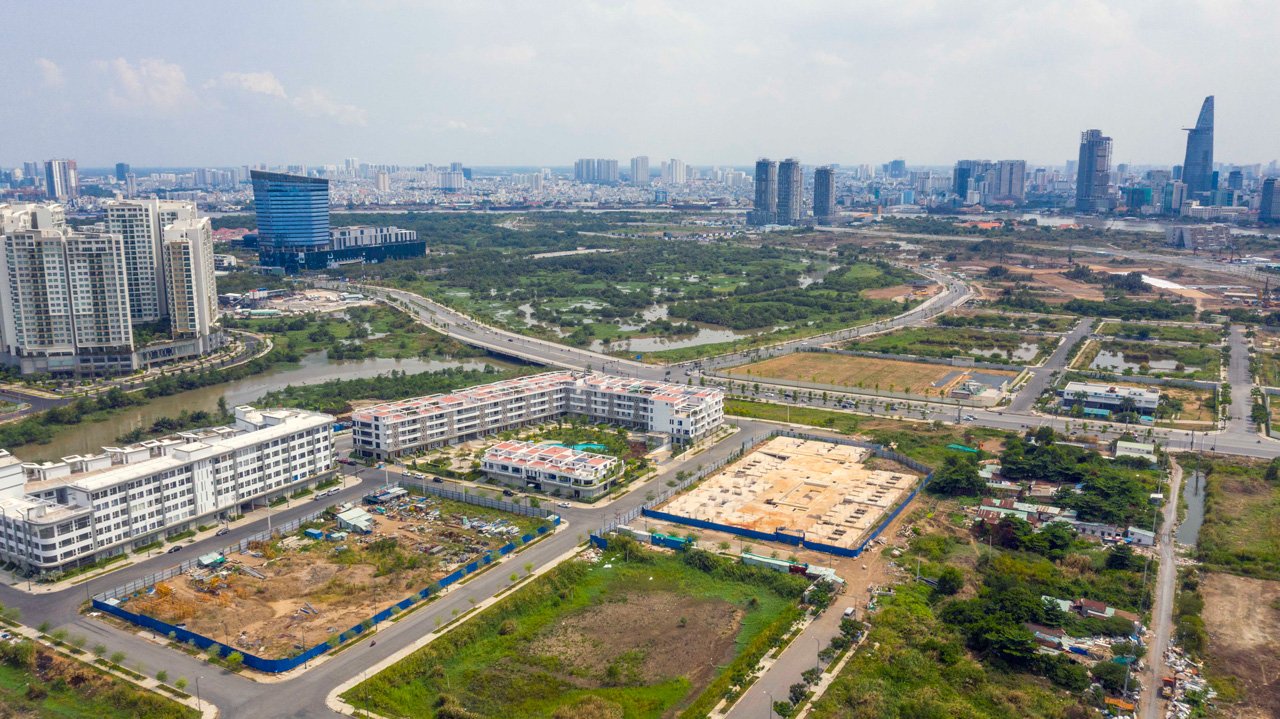 Hai doanh nghiệp trúng đấu giá đất Thủ Thiêm bị “nhắc” nộp tiền - Ảnh 1.