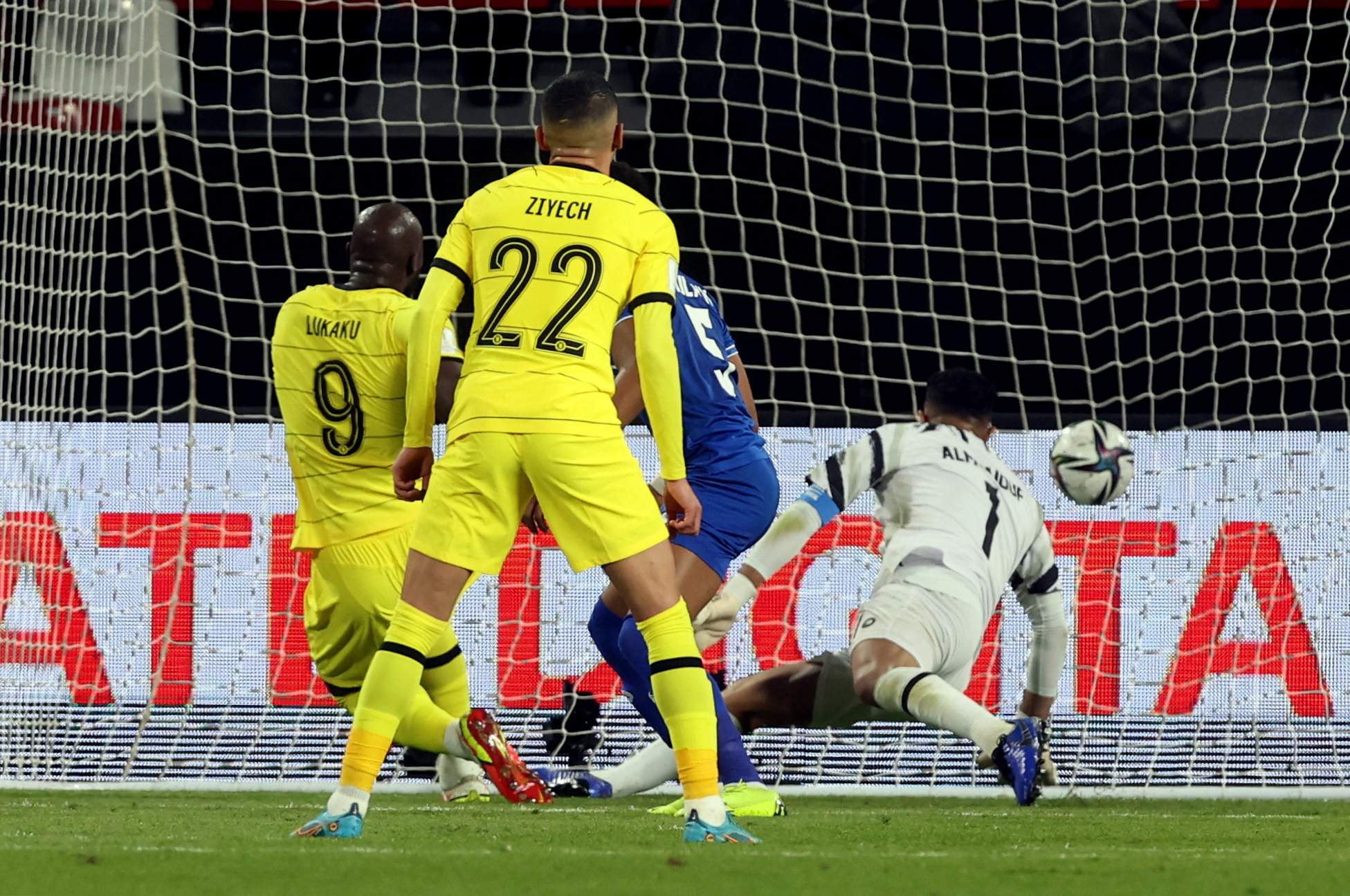 Lukaku lập c&ocirc;ng, Chelsea hạ Al Hilal v&agrave;o chung kết Club World Cup - Ảnh 3.