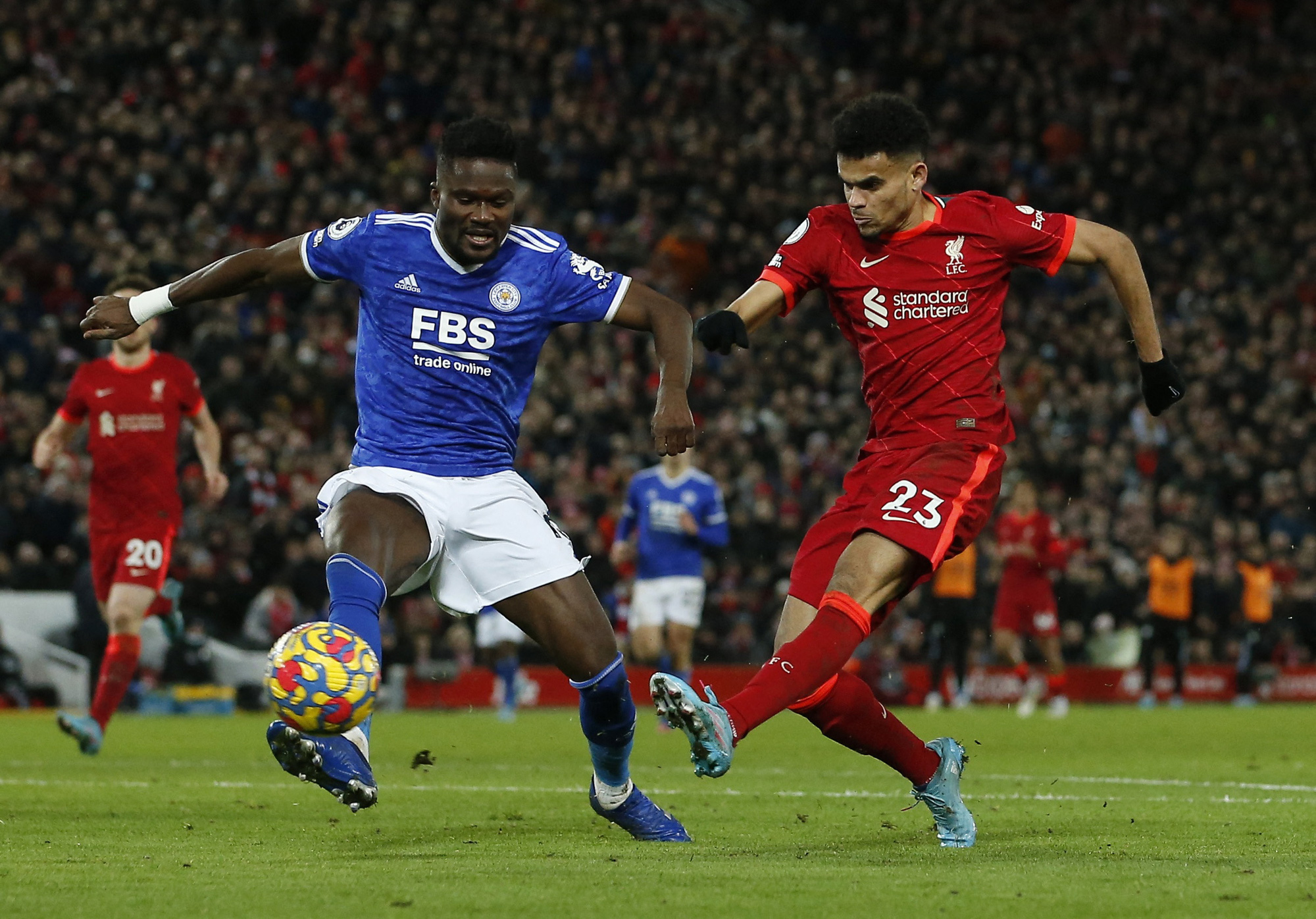 Diogo Jota tỏa s&aacute;ng, Liverpool tăng tốc đua v&ocirc; địch Ngoại hạng - Ảnh 1.