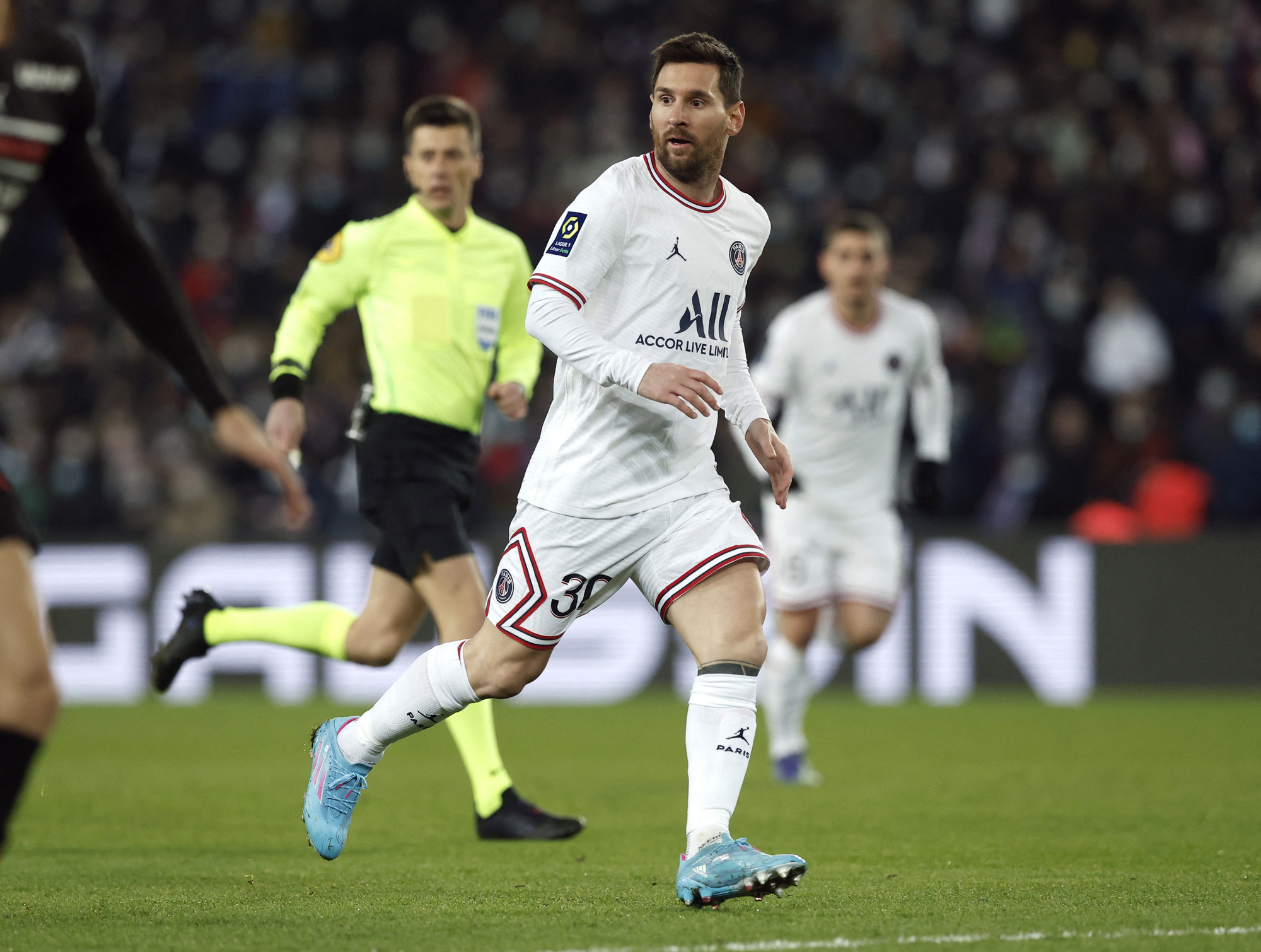 Messi t&igrave;m lại phong độ đỉnh cao - Ảnh 1.
