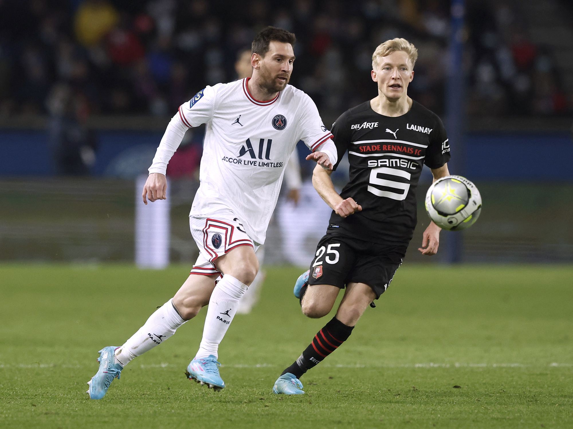 Messi t&igrave;m lại phong độ đỉnh cao - Ảnh 3.