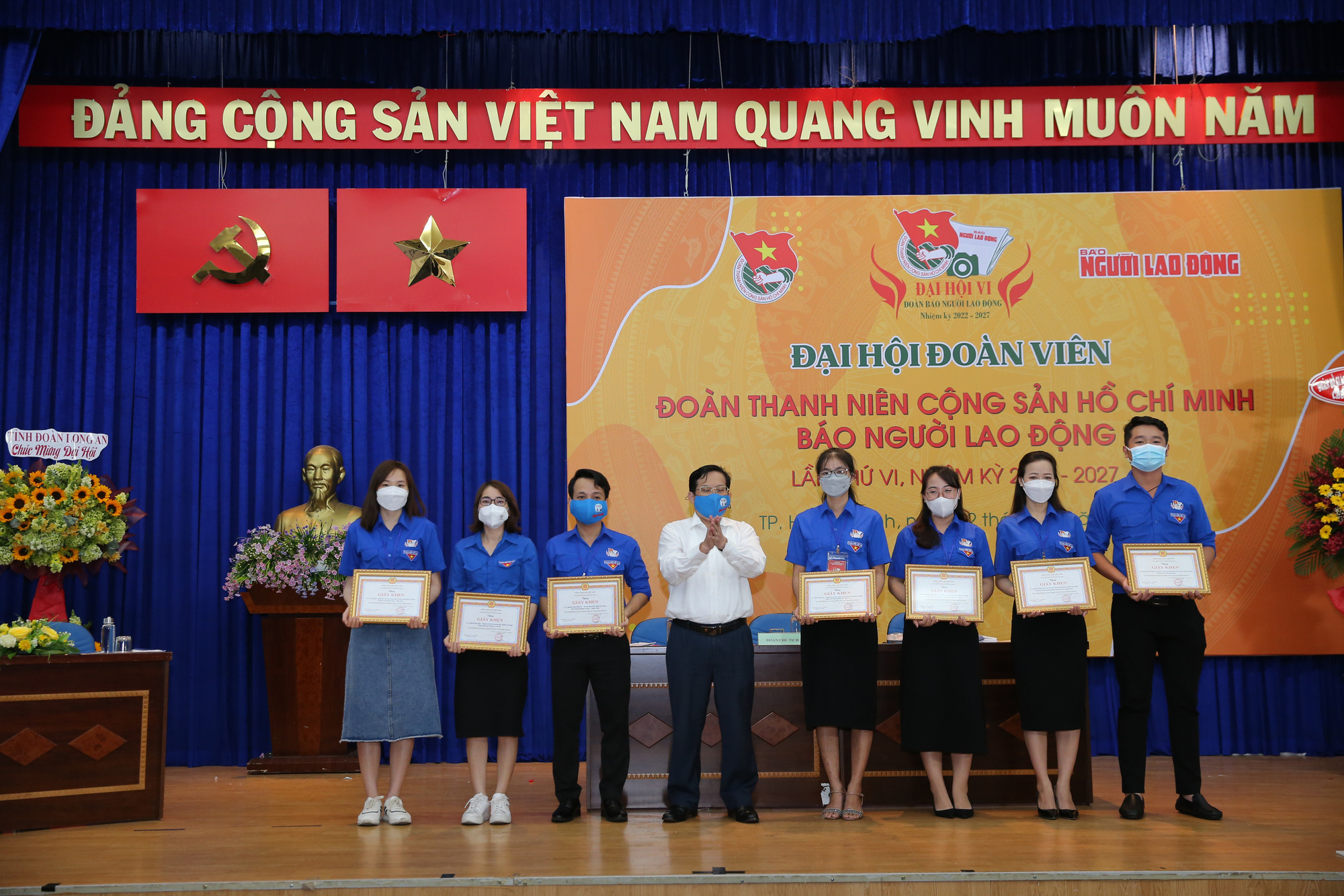Thêm 18.000 lá cờ xây dựng Đường cờ Tổ quốc - Ảnh 7.