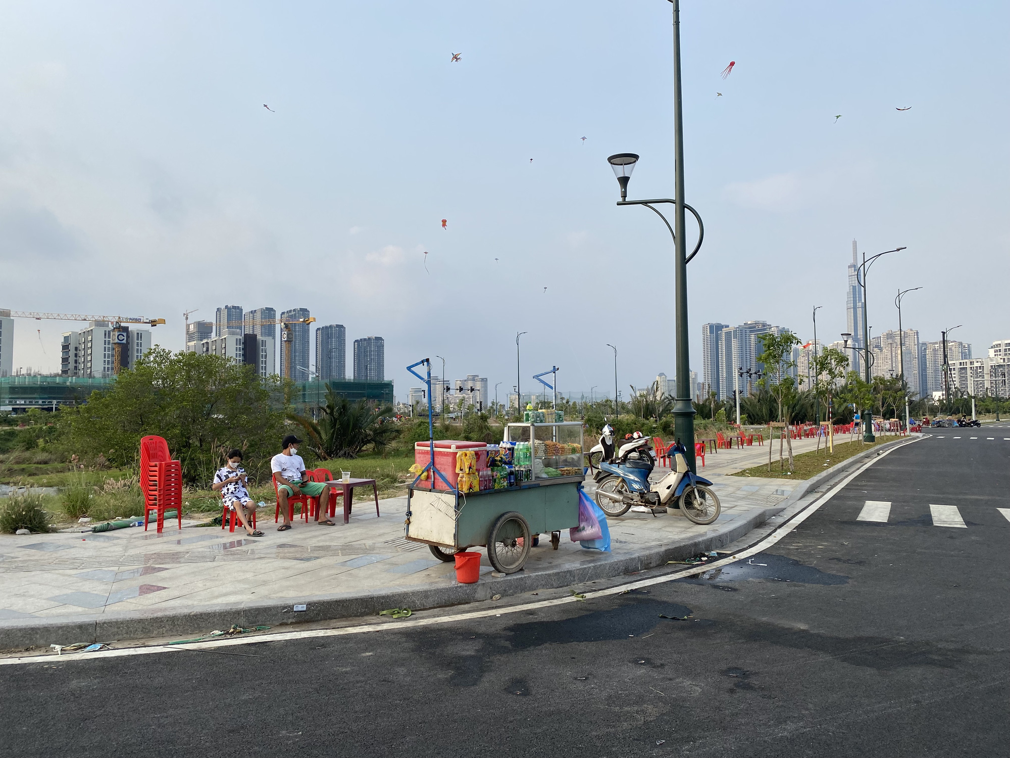 Chợ diều ở cầu Thủ Thiêm 2 - Ảnh 1.